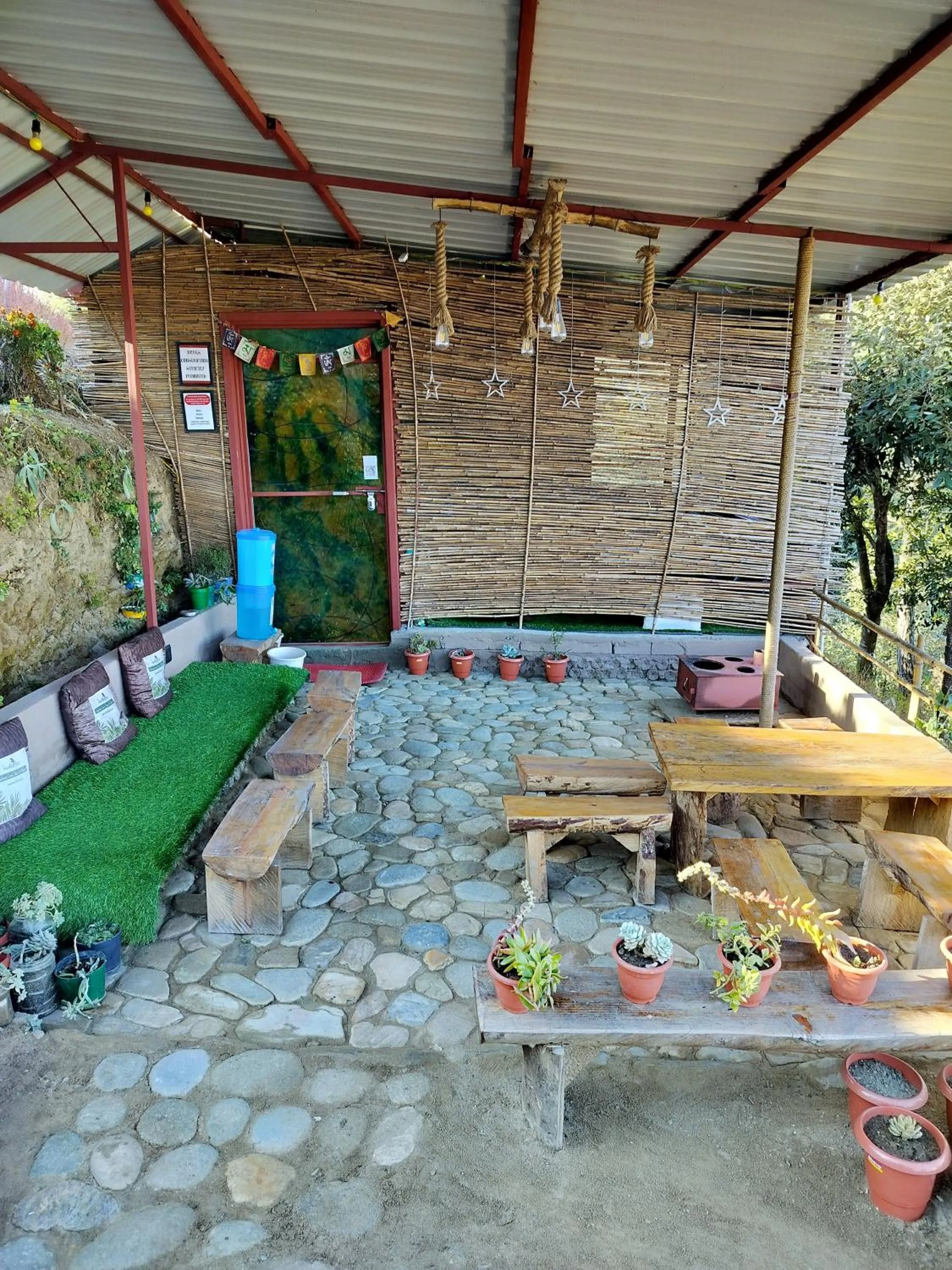 Garden in Traveller Hive Kasar Devi
