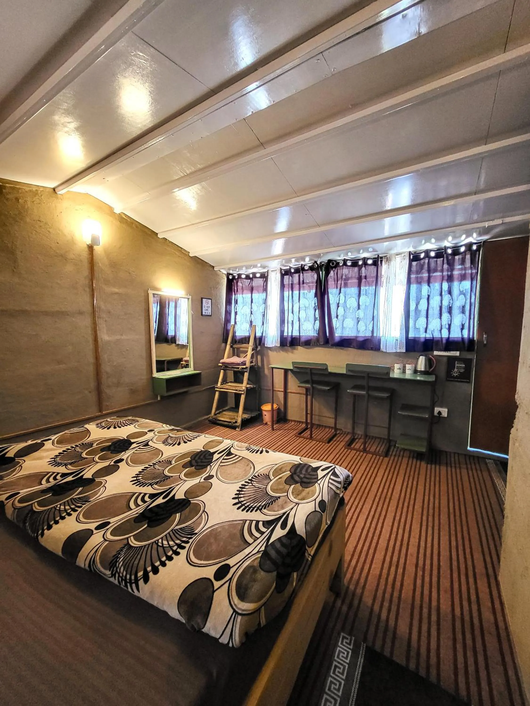 Traveller Hive Kasar Devi