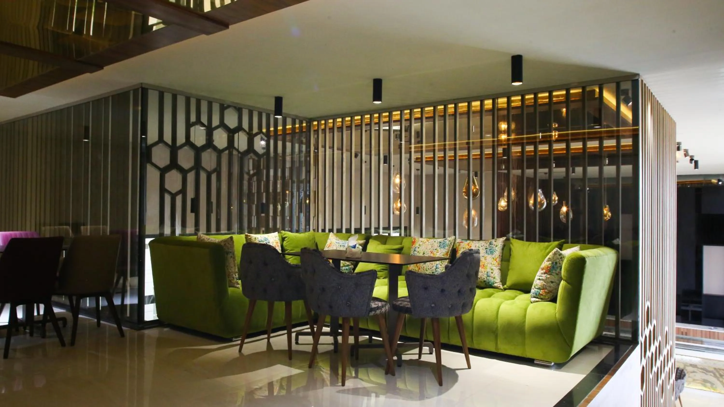 Restaurant/places to eat in Oriental Palace by Agora Complex