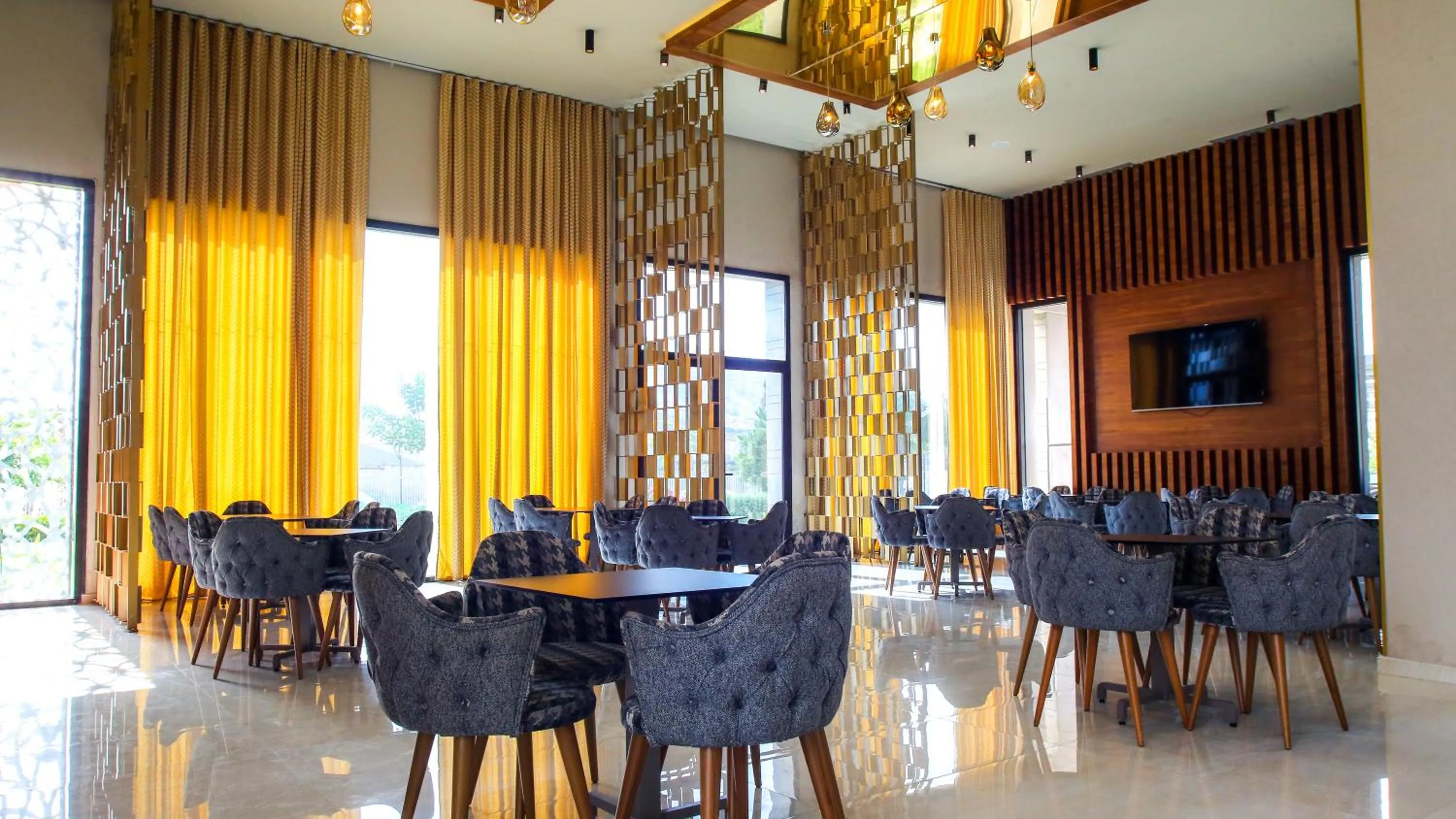 Restaurant/places to eat in Oriental Palace by Agora Complex
