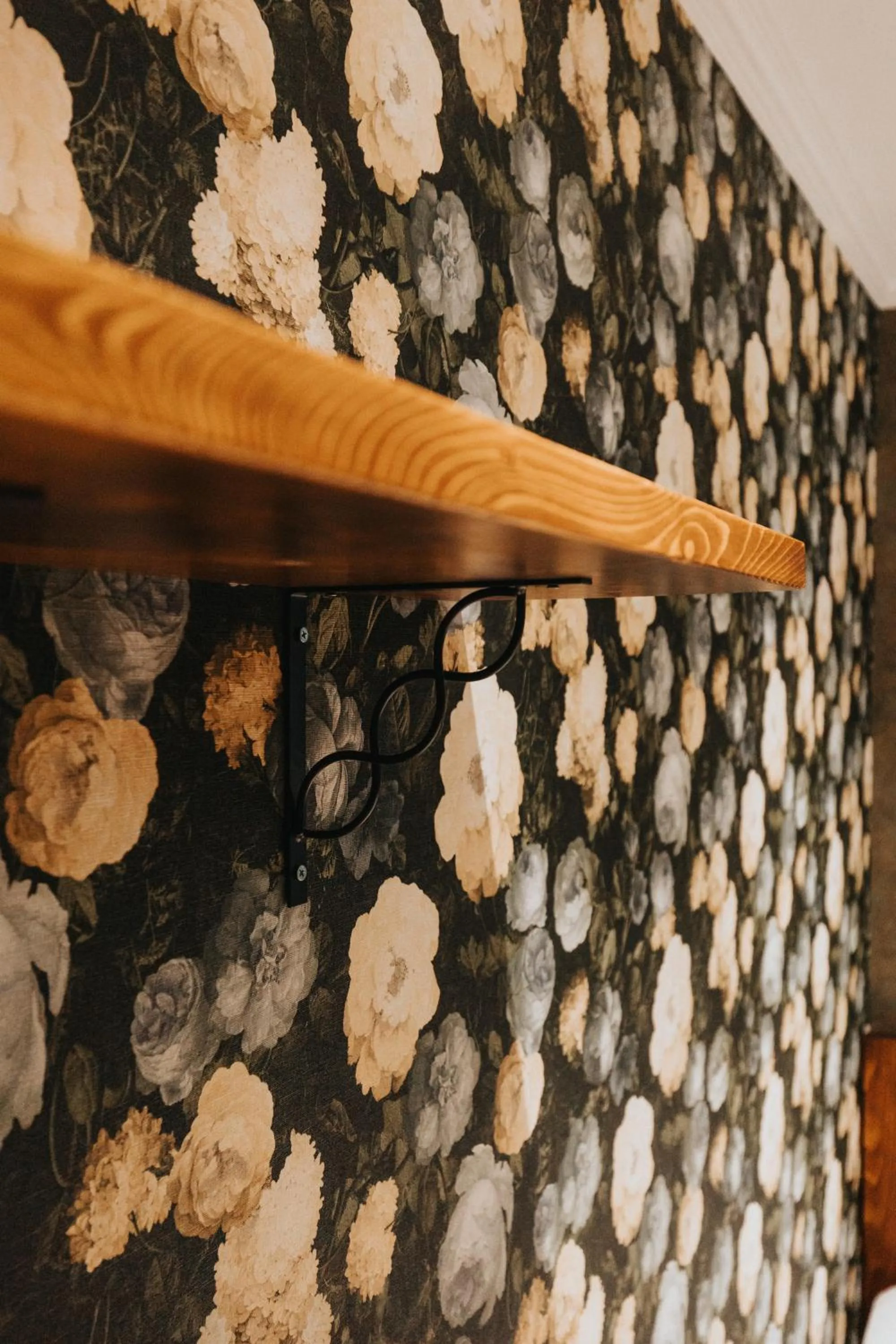 Decorative detail in Ledina Hotel