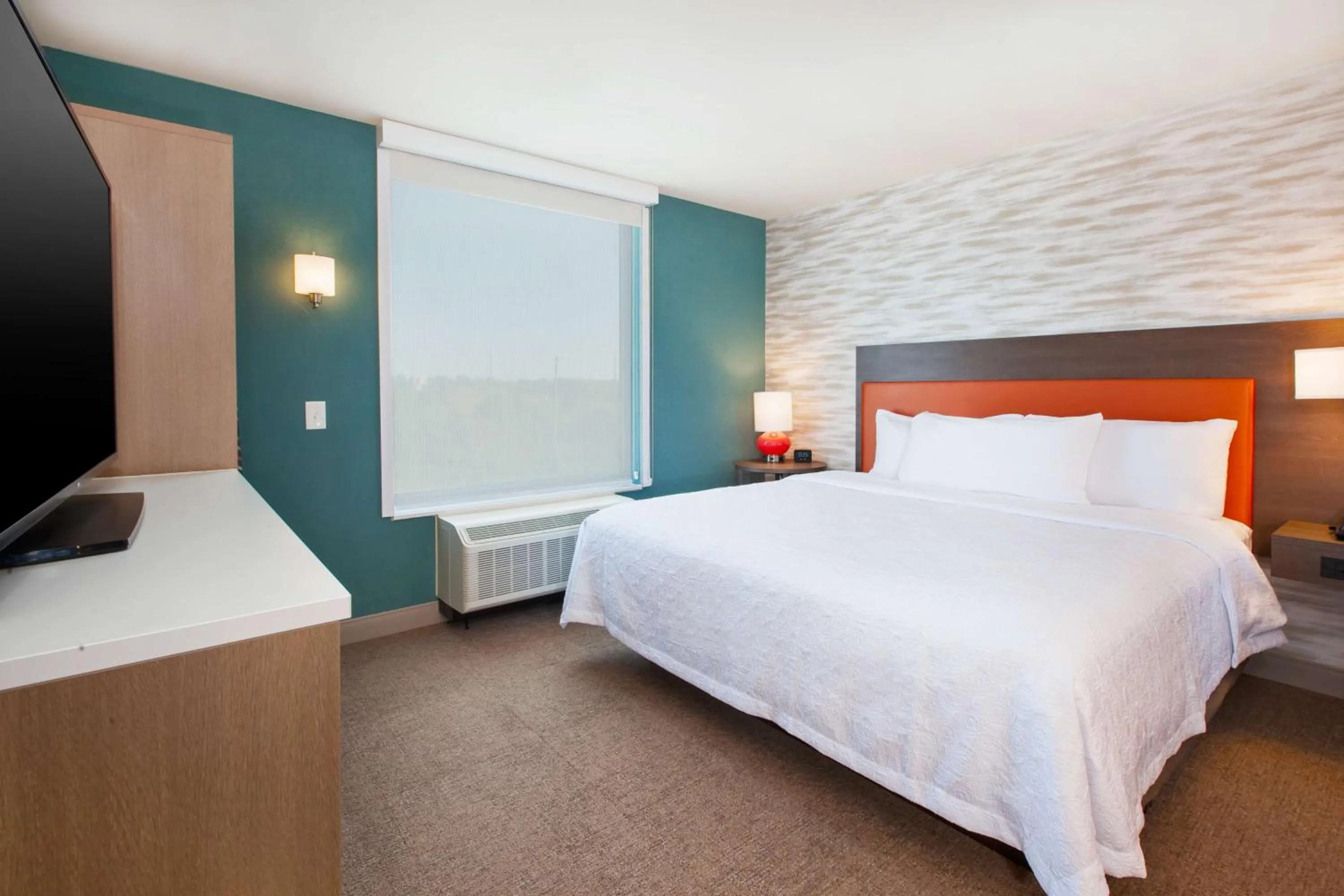 Bed in Home2 Suites By Hilton Grand Rapids South