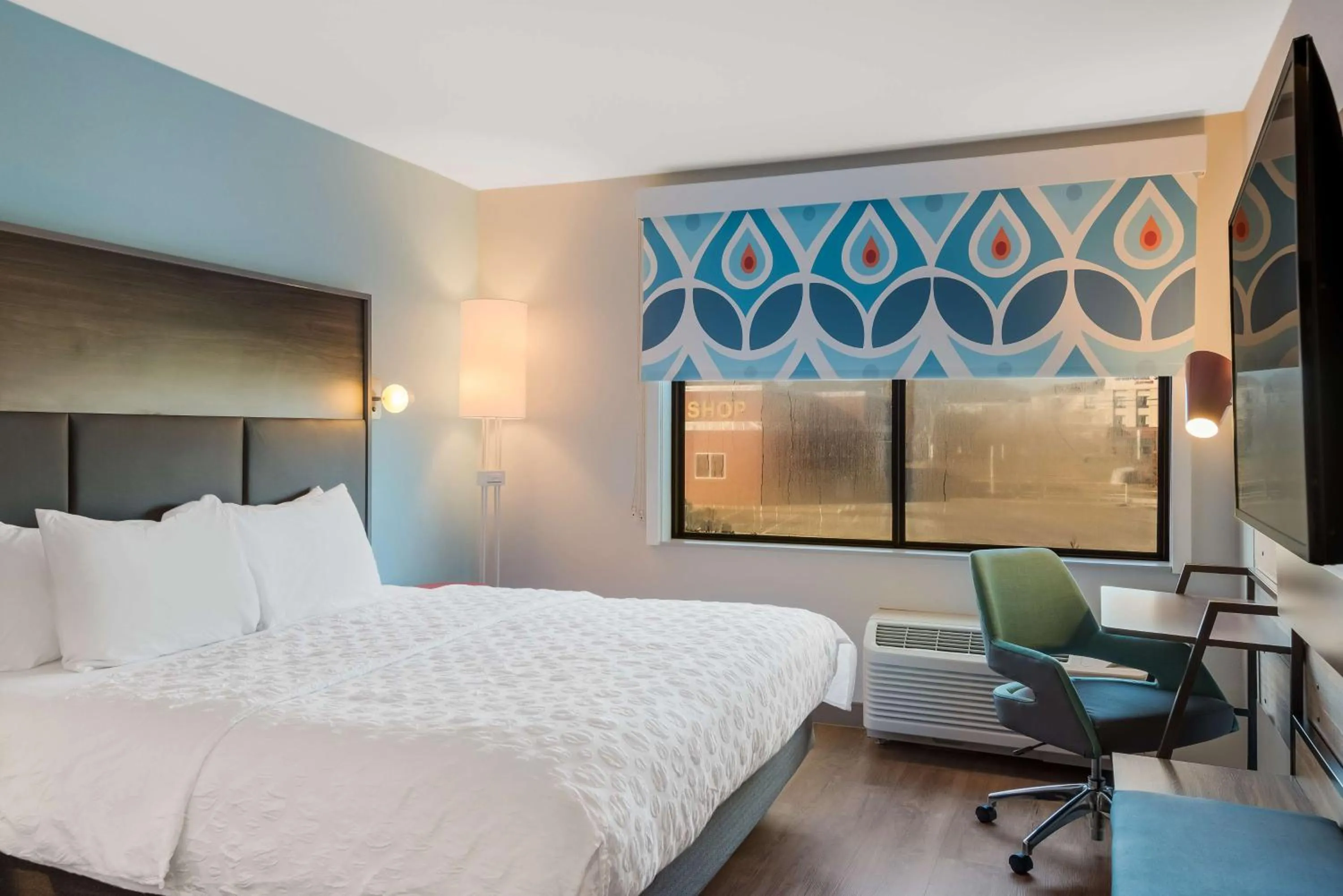 Bed in Tru By Hilton Greensboro, Nc