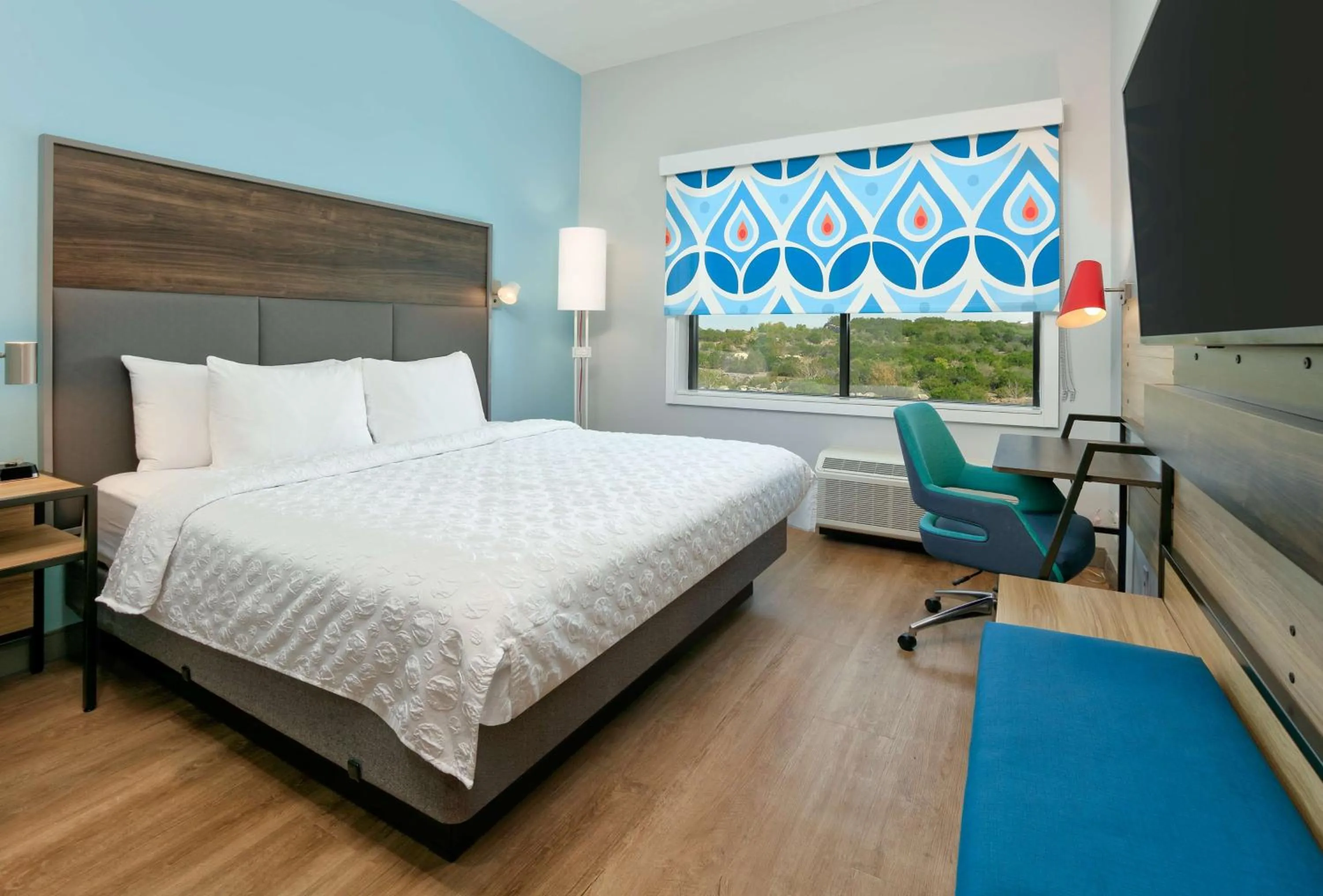 Bedroom, Bed in Tru By Hilton San Antonio At The Rim, Tx