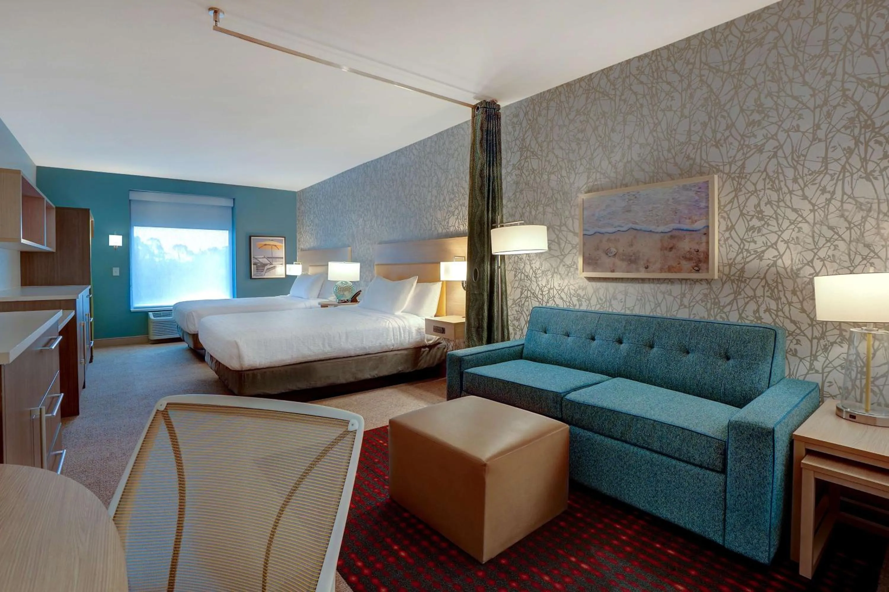 Living room, Bed in Home2 Suites By Hilton Lakewood Ranch