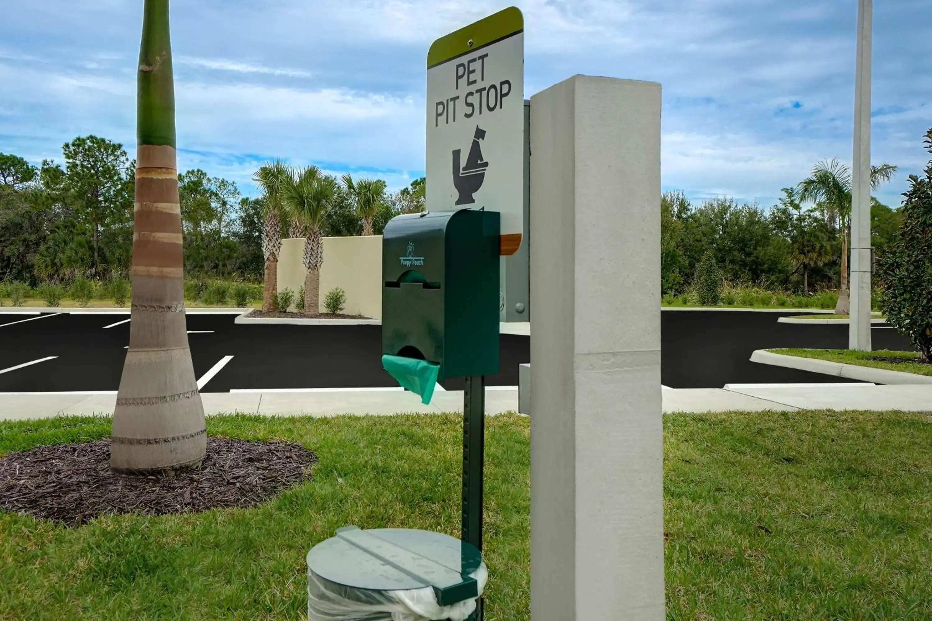 Property building in Home2 Suites By Hilton Lakewood Ranch Property building in Home2 Suites By Hilton Lakewood Ranch