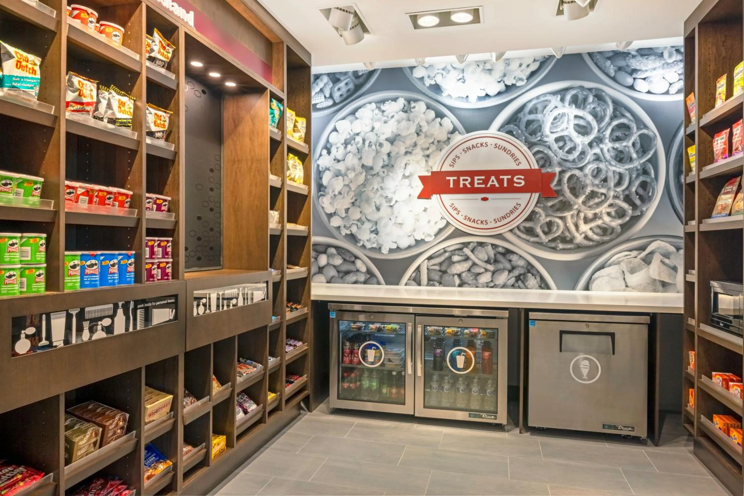 vending machine in Hampton Inn Midland, On