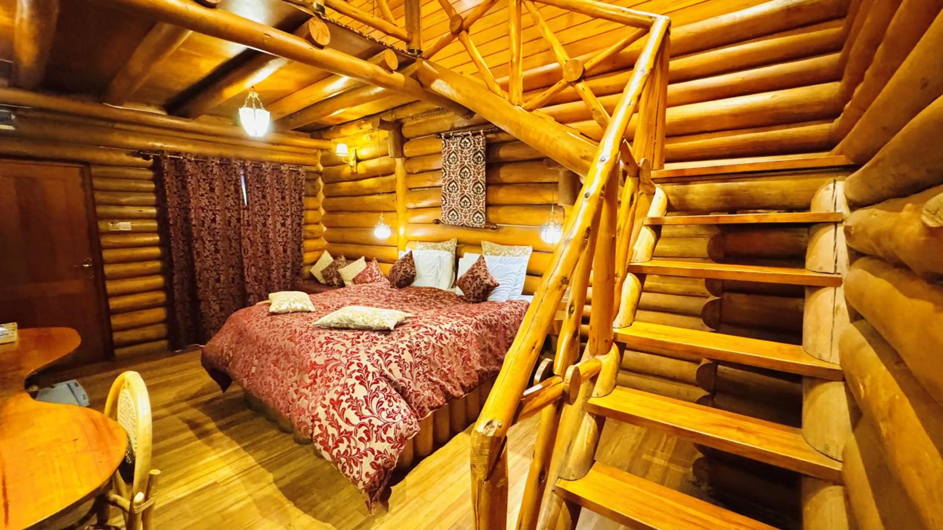 Photo of the whole room, Bed in Queenswood Cottage