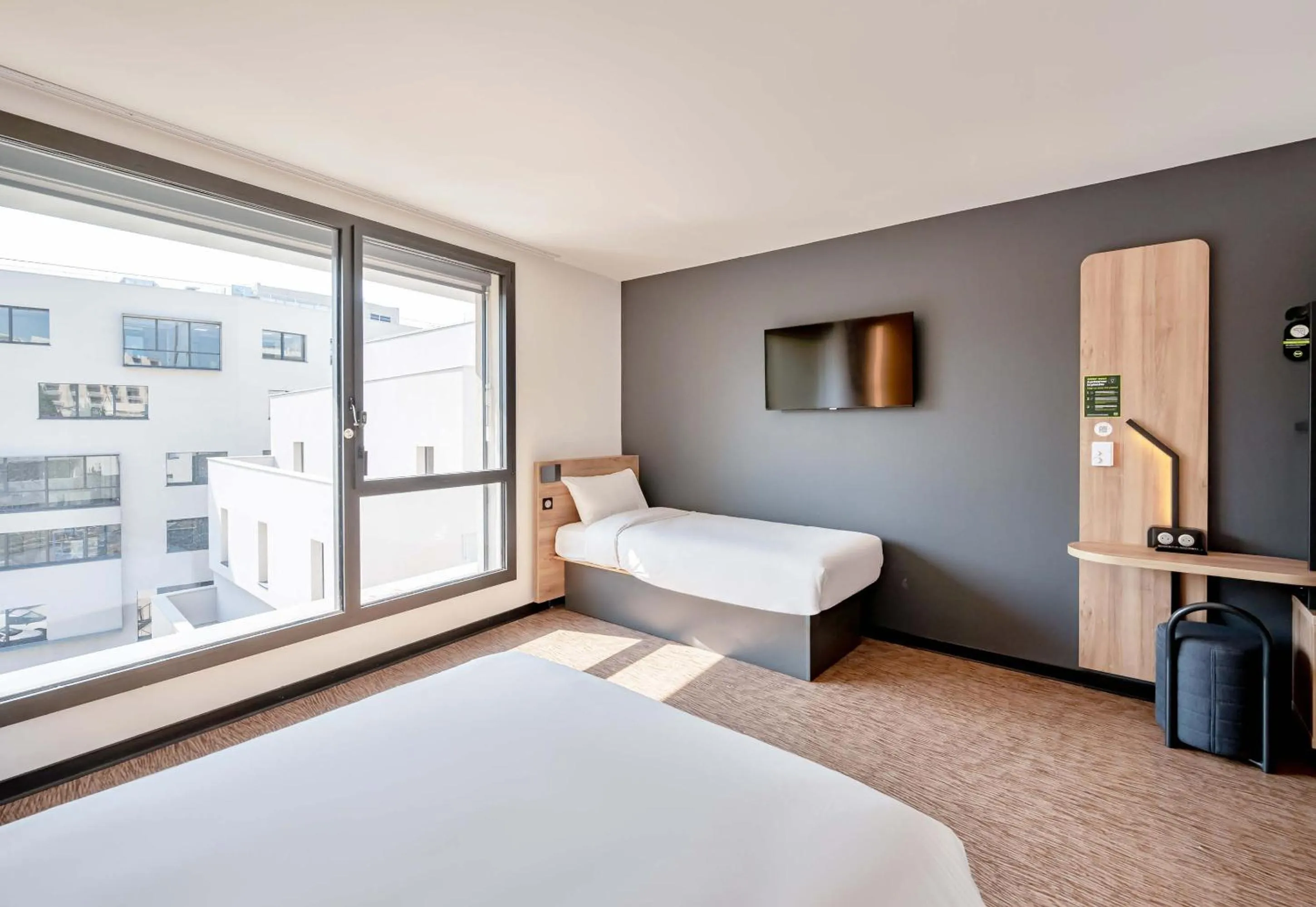 Bedroom, Bed in B&B HOTEL Toulon Centre Gare