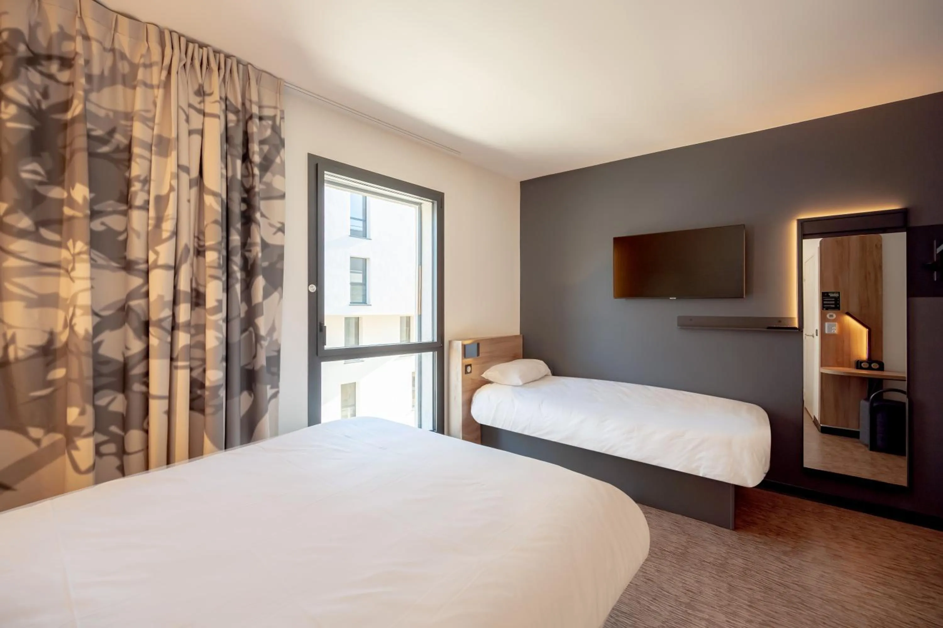 Bed in B&B HOTEL Toulon Centre Gare