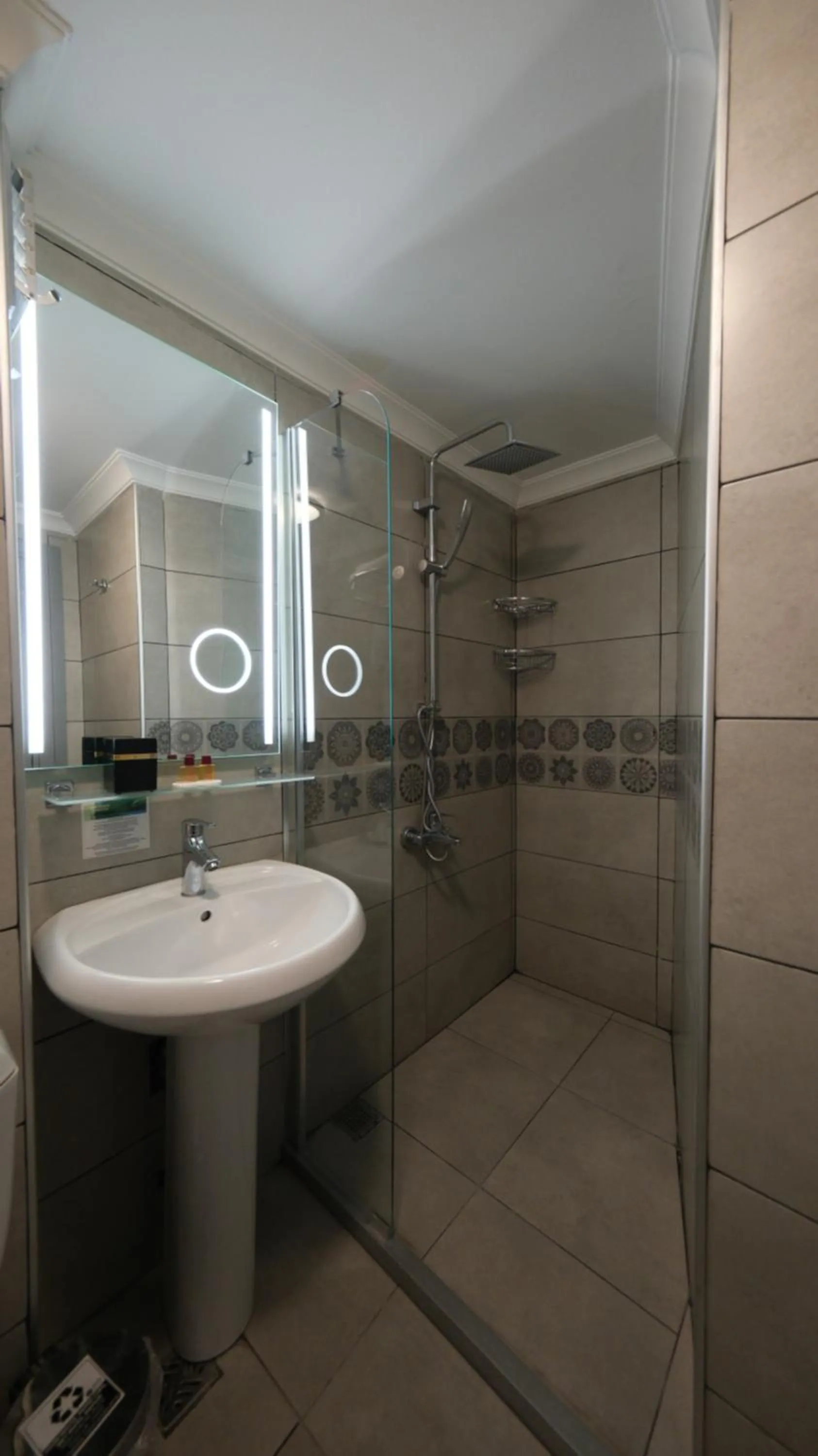 Shower in Hotel Agan Oldcity Istanbul