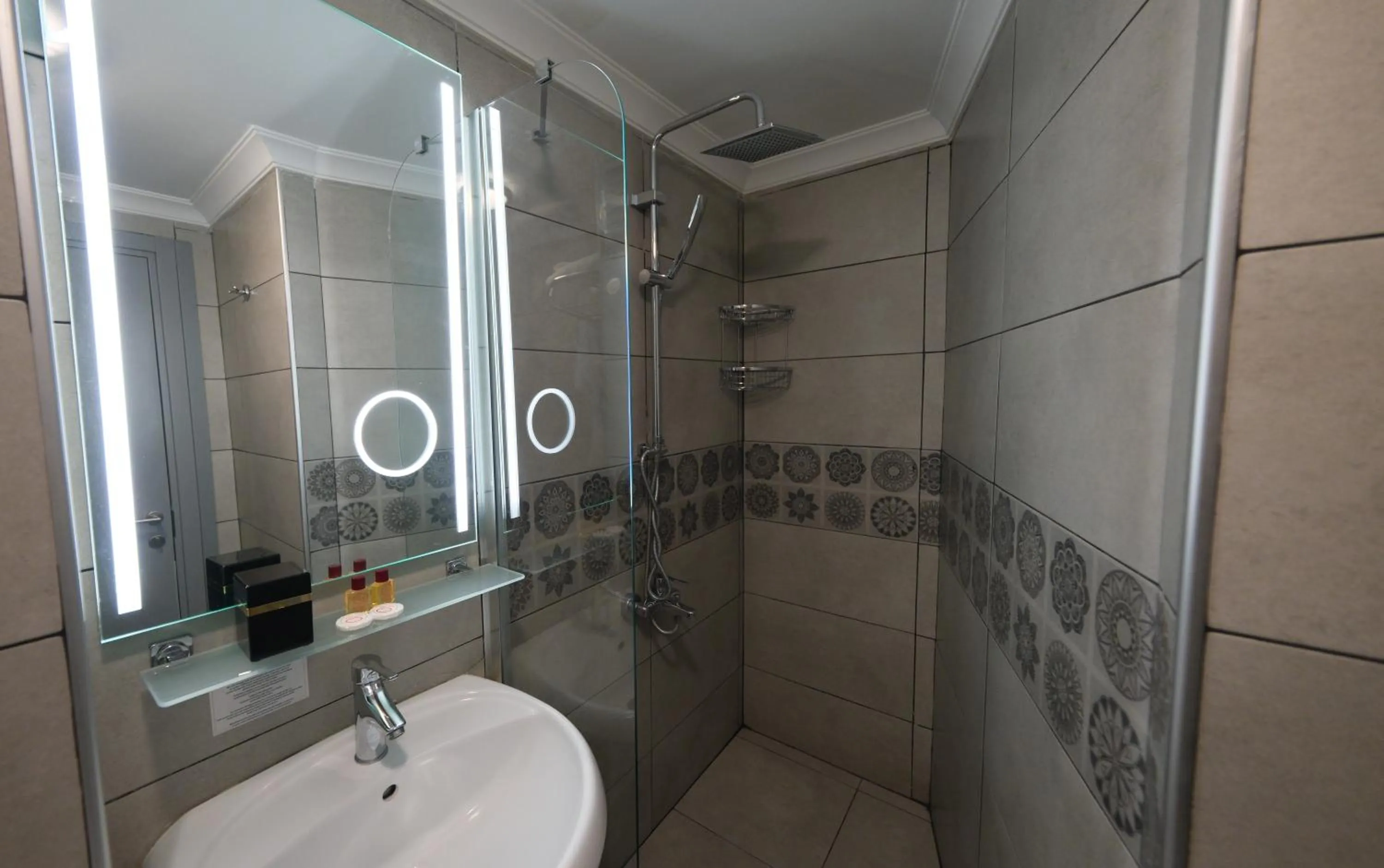 Shower in Hotel Agan Oldcity Istanbul