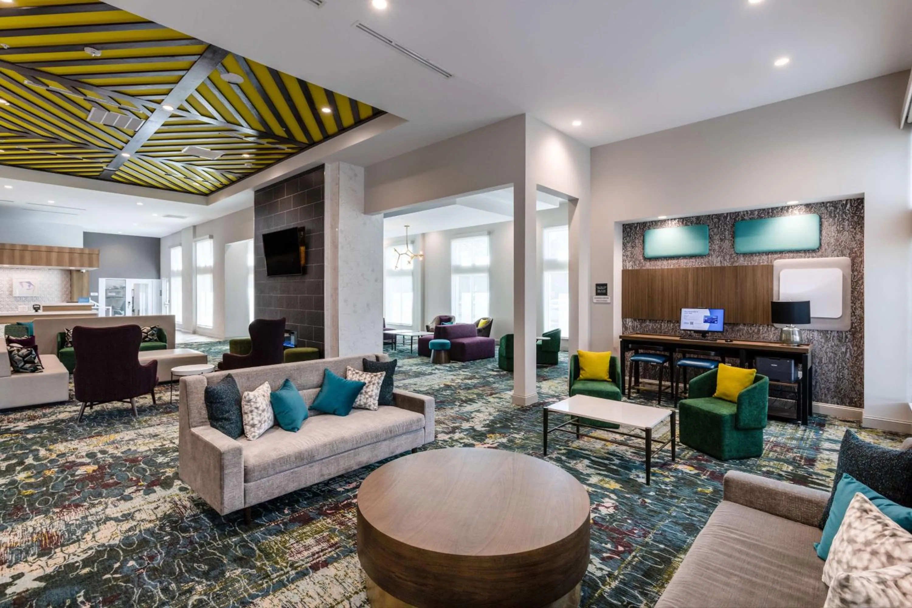 Communal lounge/ TV room in Hilton Garden Inn St Augustine-Historic District