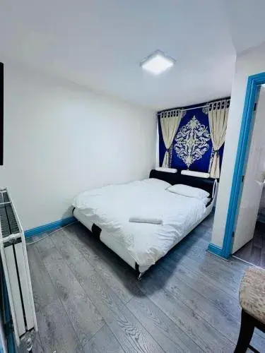 Standard Double Room in OYO Unique Private Rooms - Bolton Central, Free Parking Standard Double Room in OYO Unique Private Rooms - Bolton Central, Free Parking
