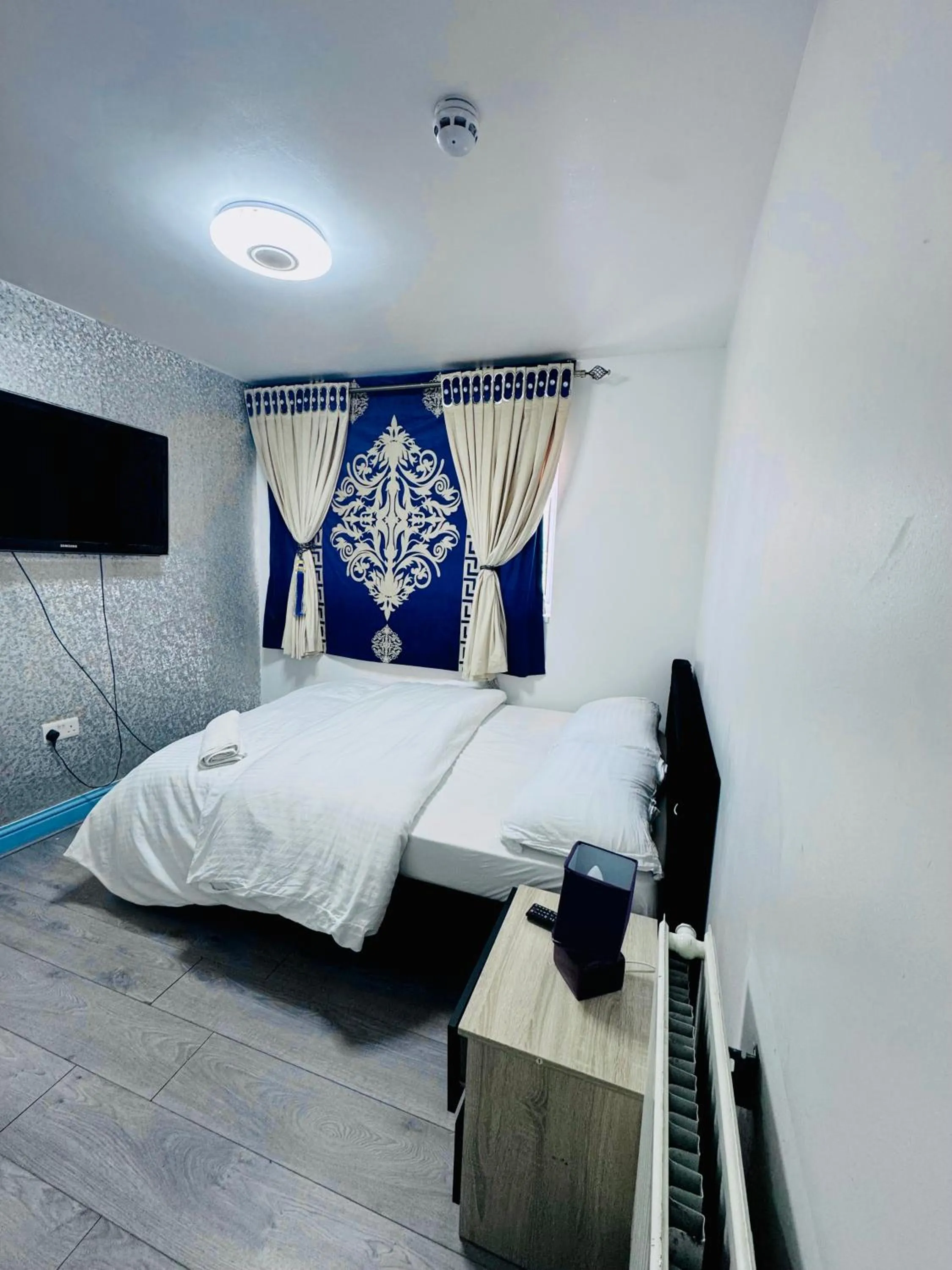 Bedroom, Bed in OYO Unique Private Rooms - Bolton Central, Free Parking