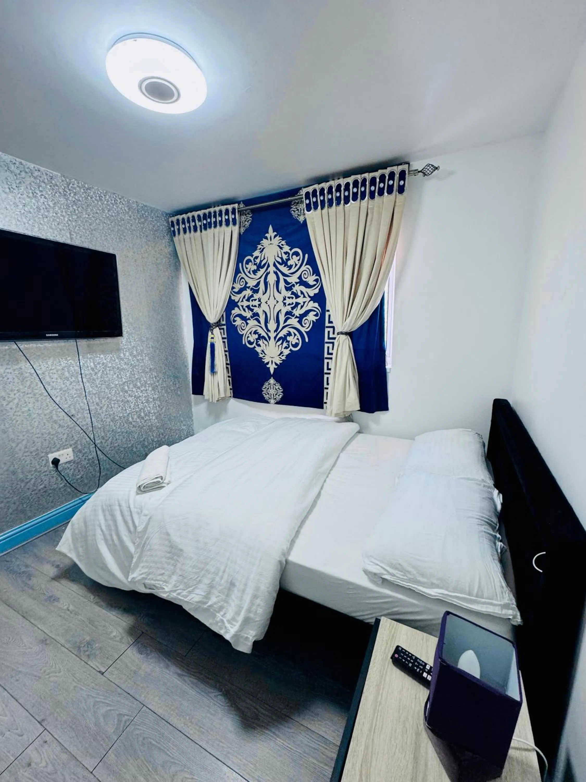 Bed in OYO Unique Private Rooms - Bolton Central, Free Parking