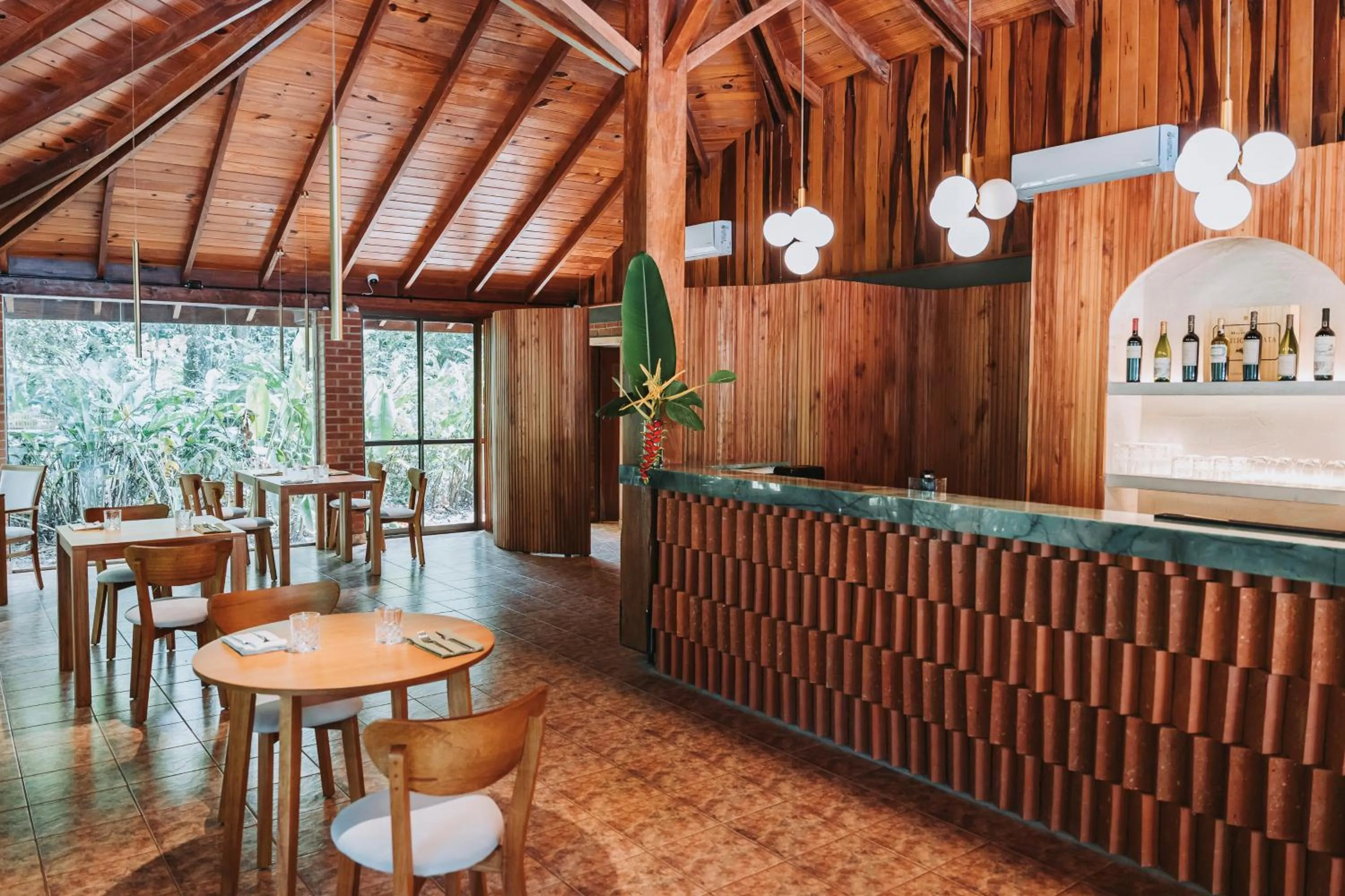 Restaurant/places to eat in Overo Lodge & Selva