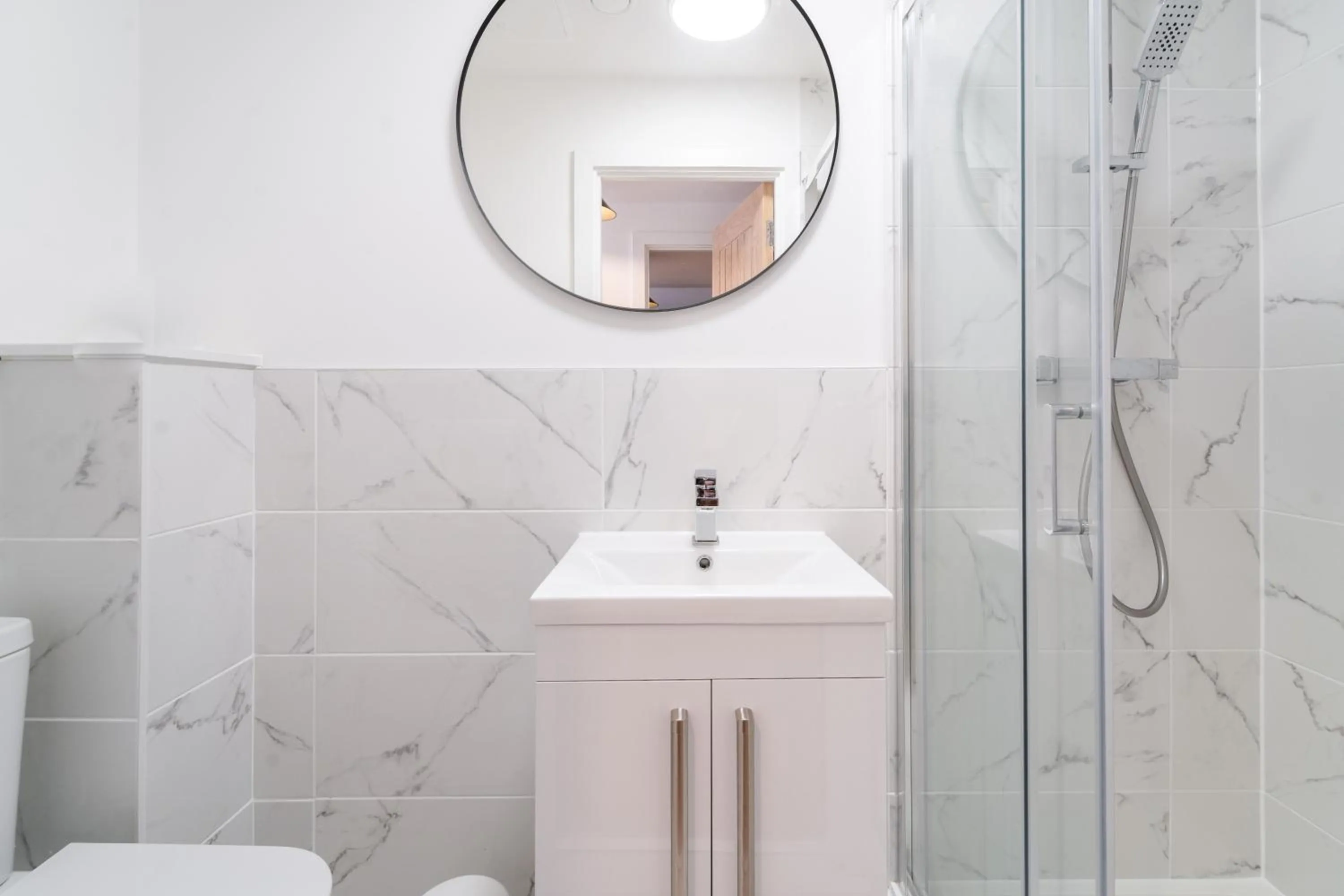 Toilet in Royal House Stylish Apartments - Chester