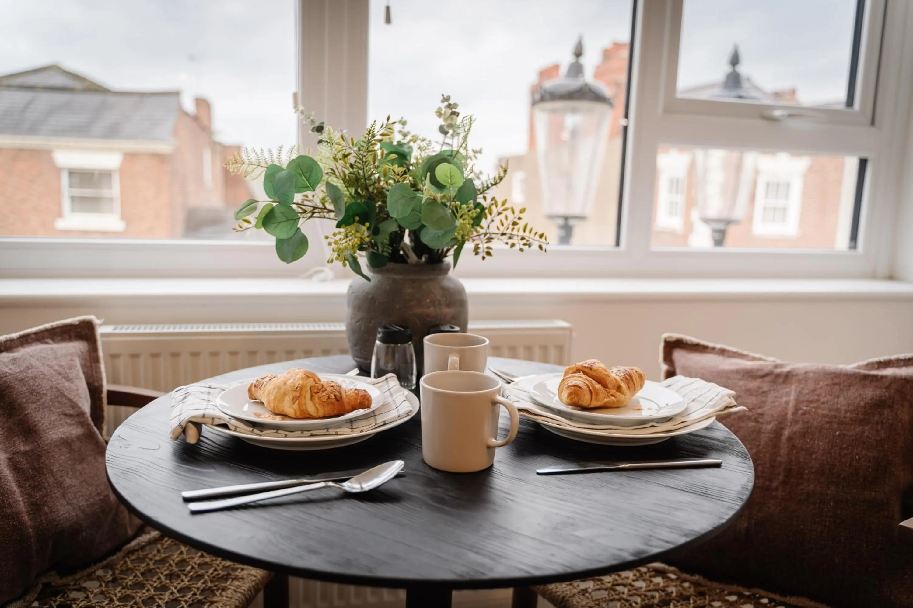 Dining area in Royal House Stylish Apartments - Chester