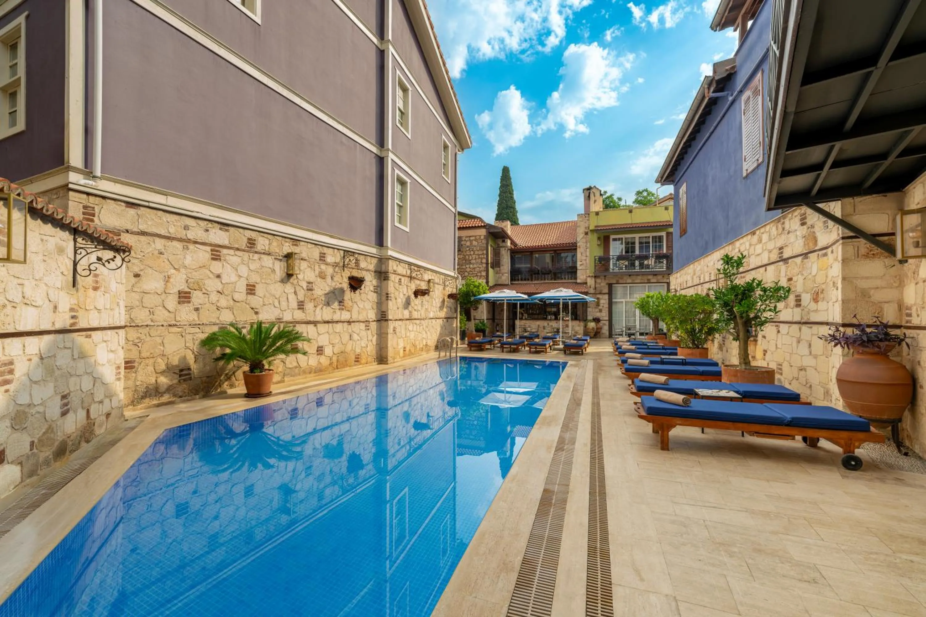 Swimming pool in Alp Pasa Hotel - Special Class