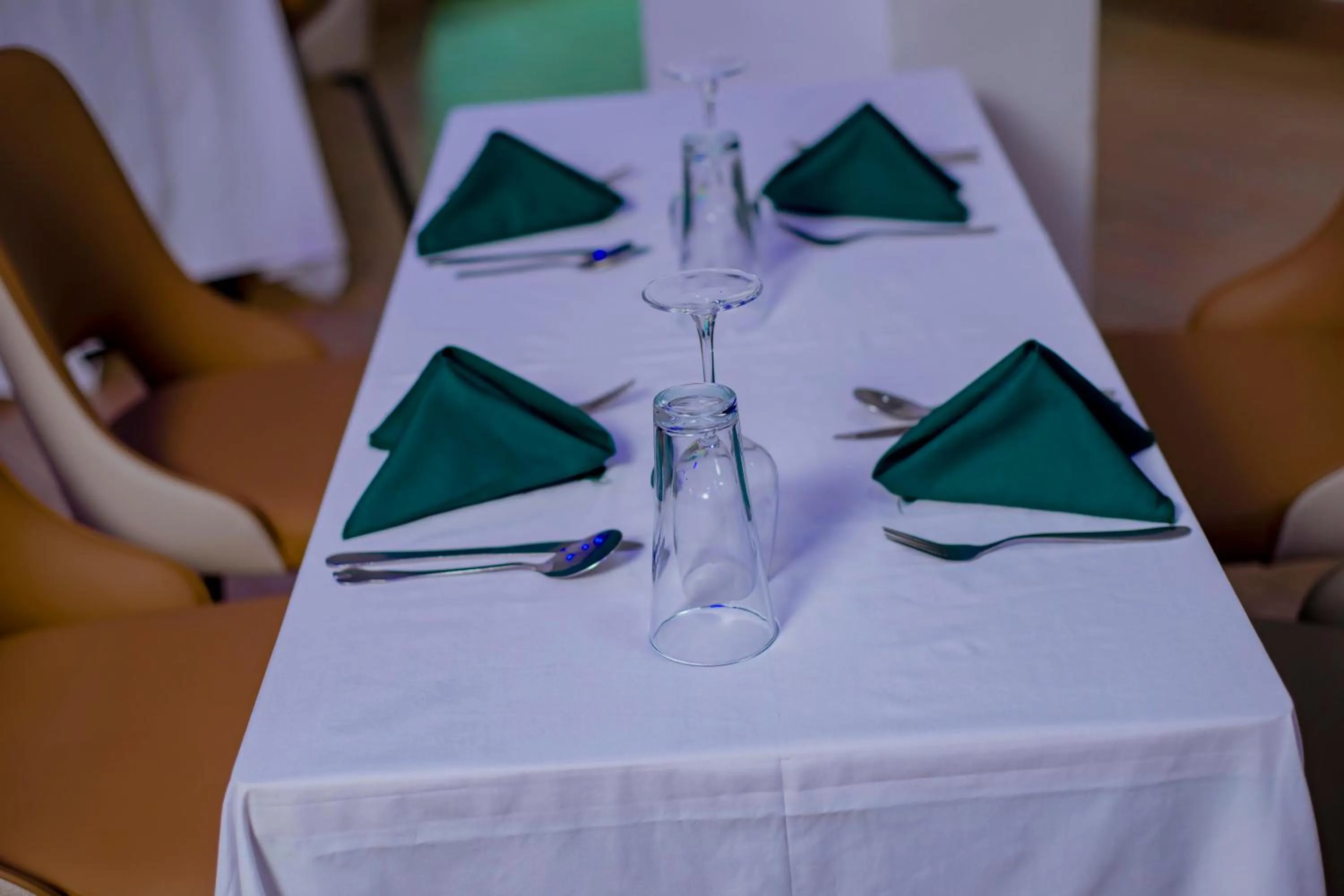 Restaurant/places to eat in Centric Hotel