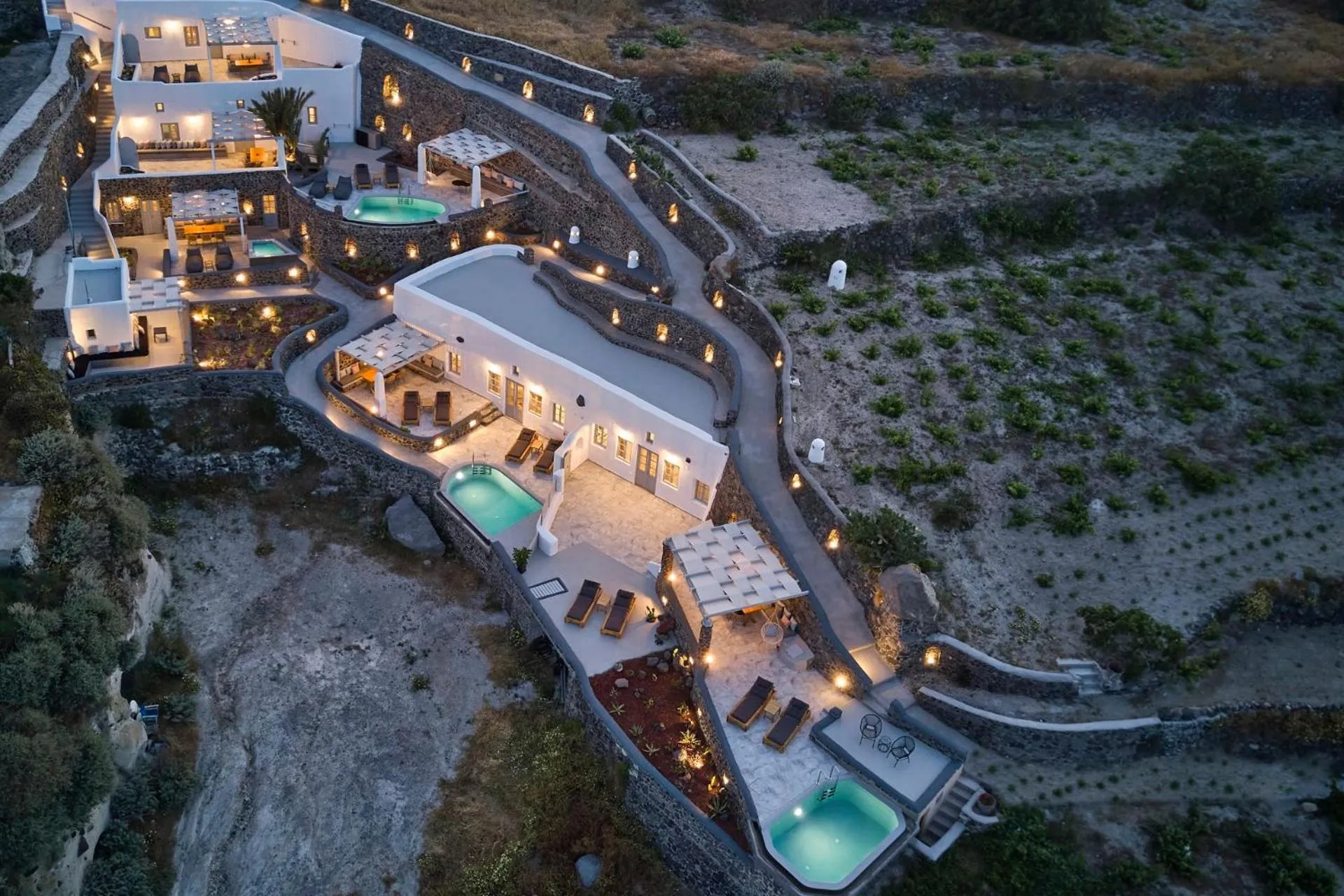 Property building in El Verano Suites