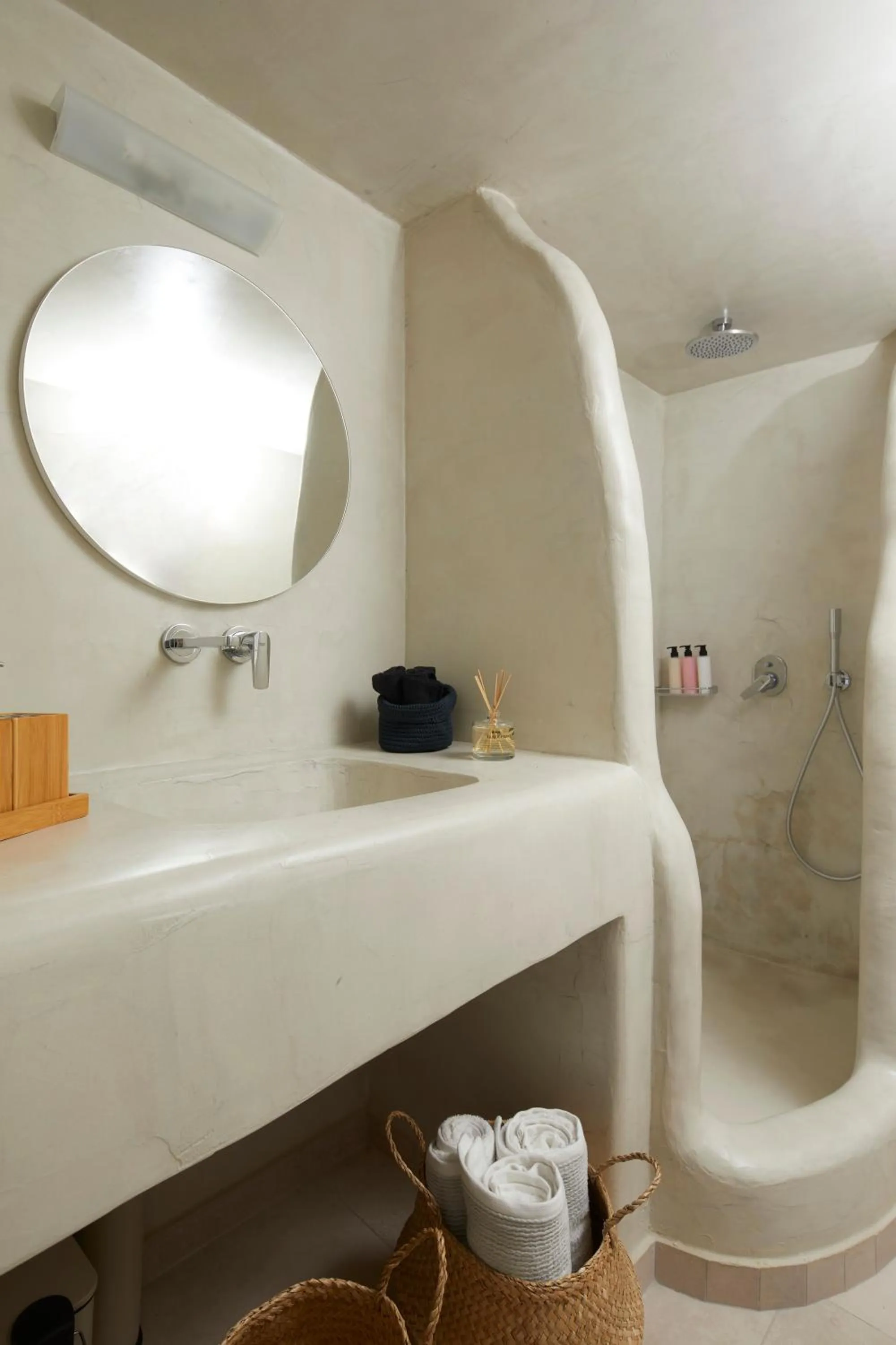 Shower in El Verano Suites