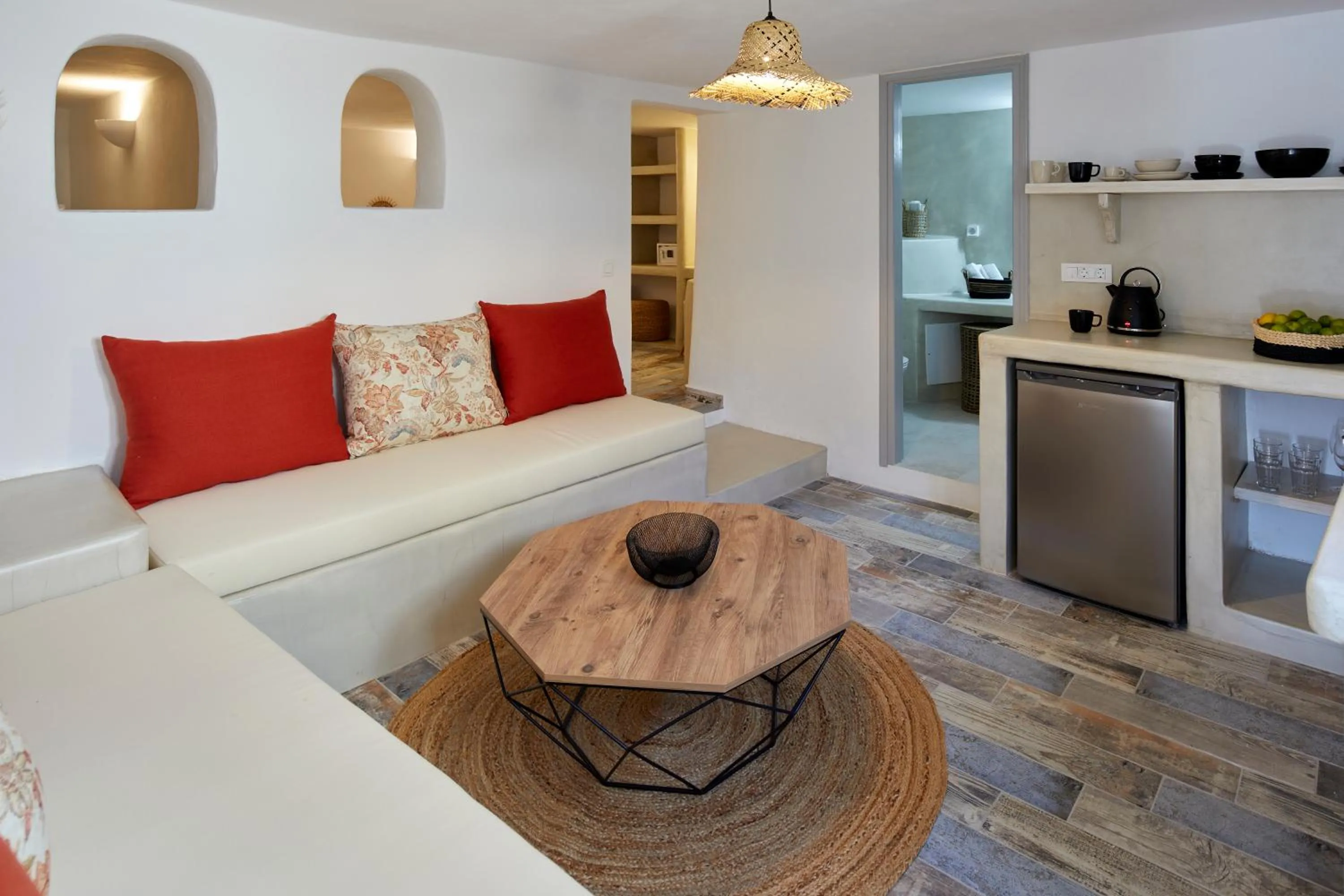 Kitchen or kitchenette in El Verano Suites