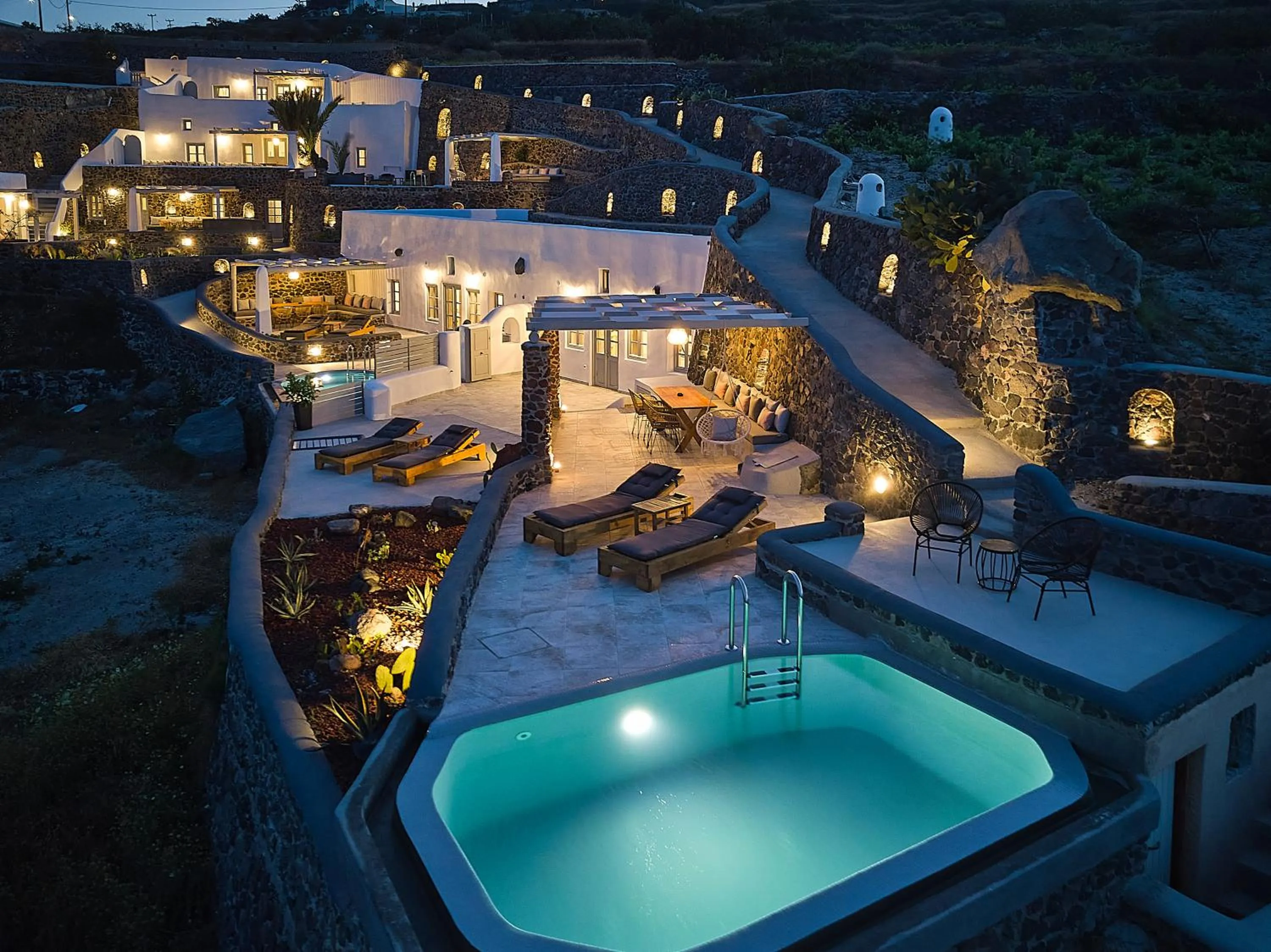 Property building in El Verano Suites