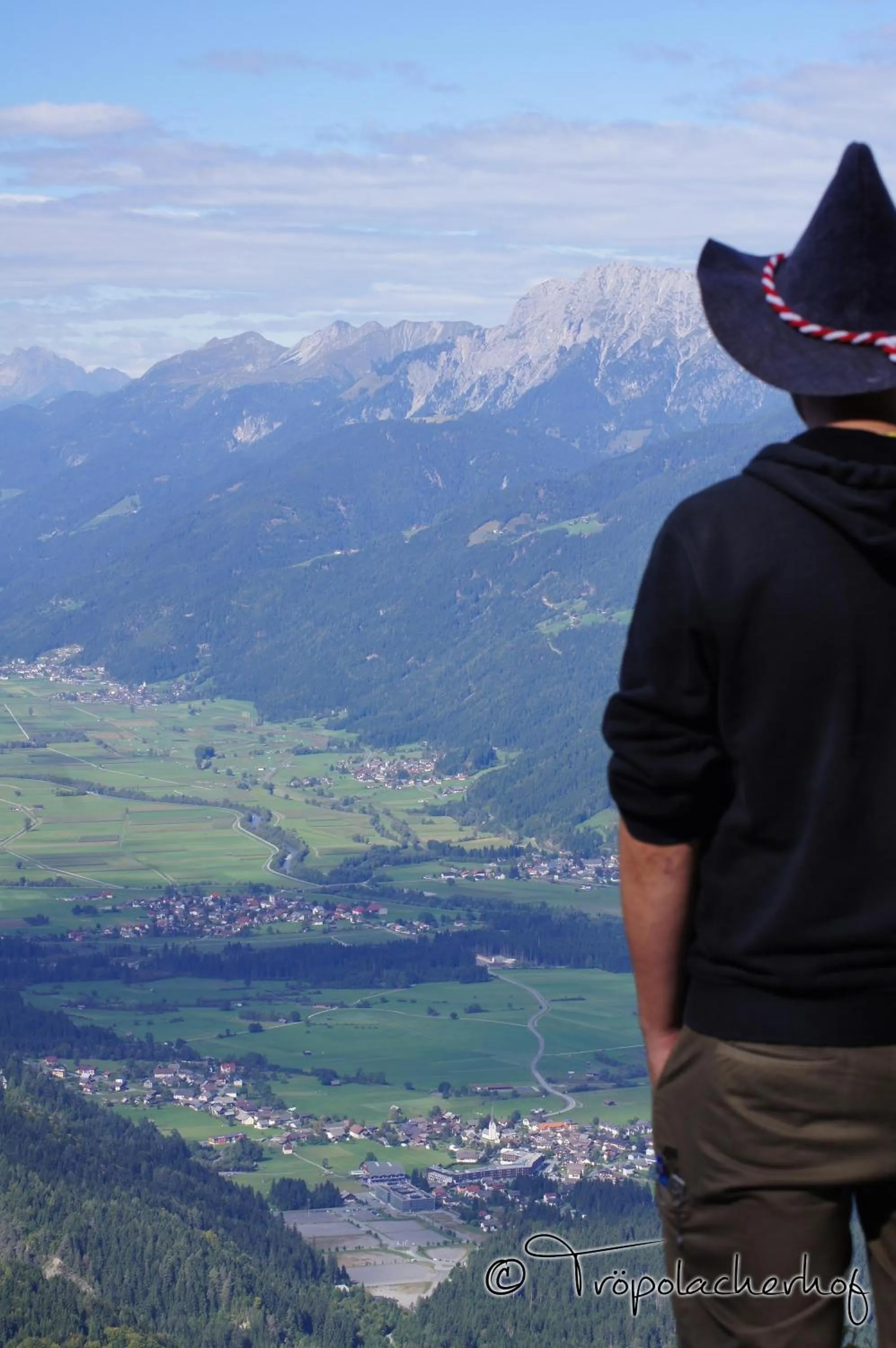Hiking in Der Tröpolacherhof Hotel & Restaurant