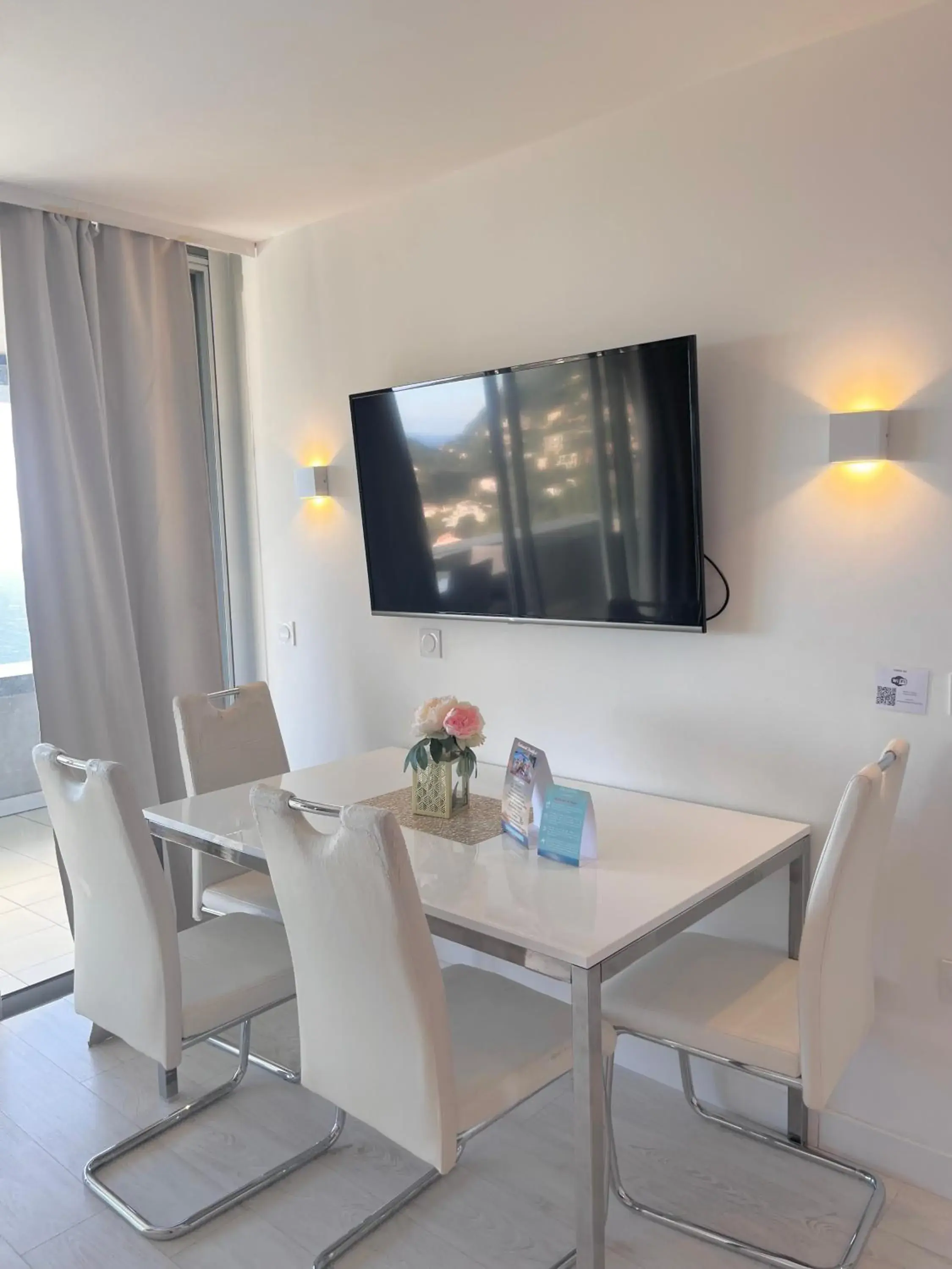 Corner Unit one bedroom with Cabin Sea View for 8 in SARA RIVIERA Costa Plana Corner Unit one bedroom with Cabin Sea View for 8 in SARA RIVIERA Costa Plana
