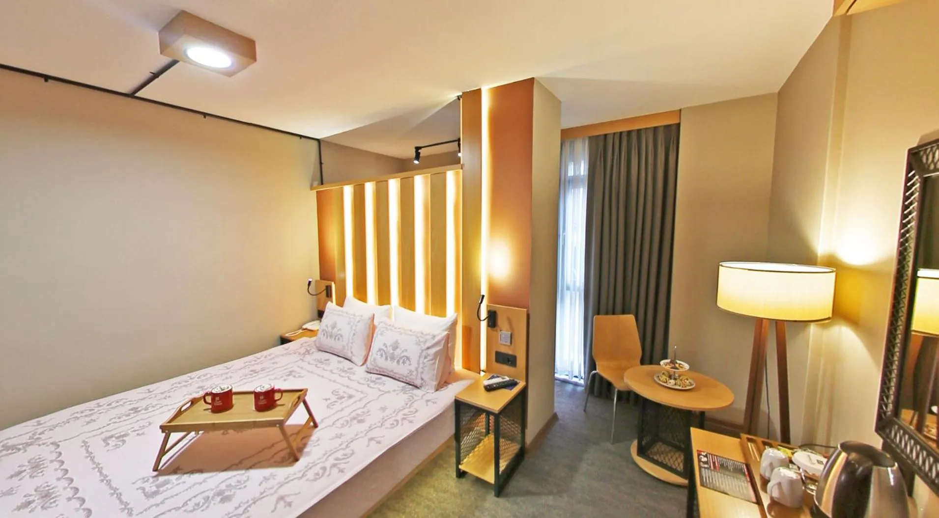 Bedroom, Bed in Antik Hotel Istanbul