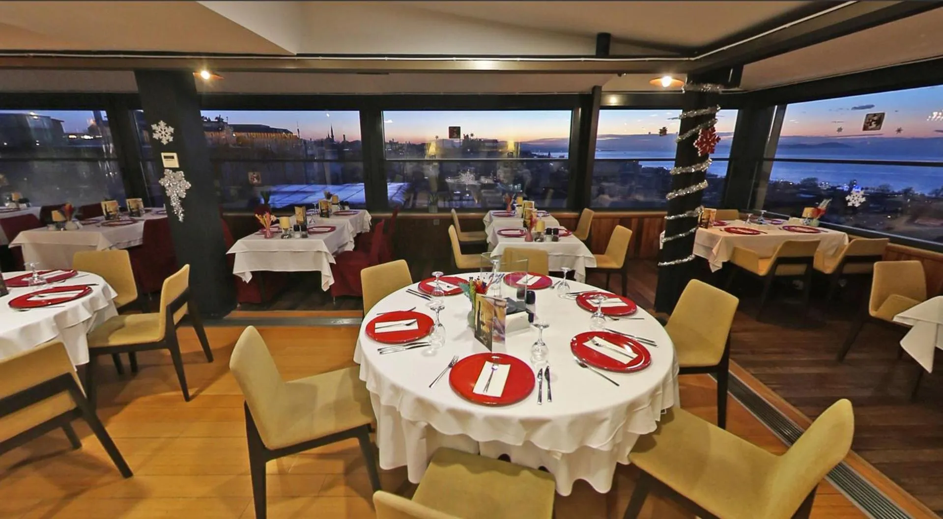 Restaurant/places to eat in Antik Hotel Istanbul