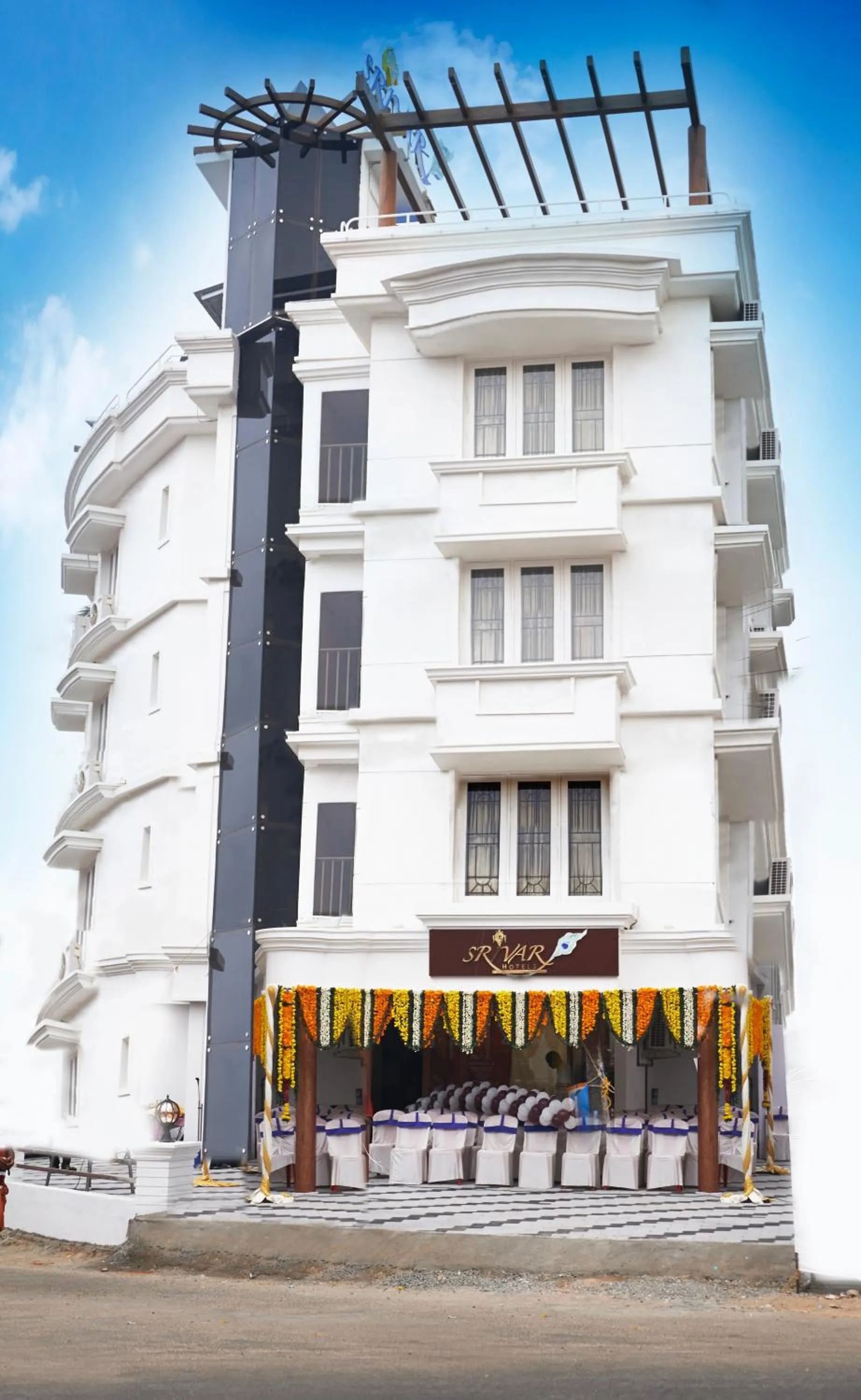 Facade/entrance in Srivar Hotels
