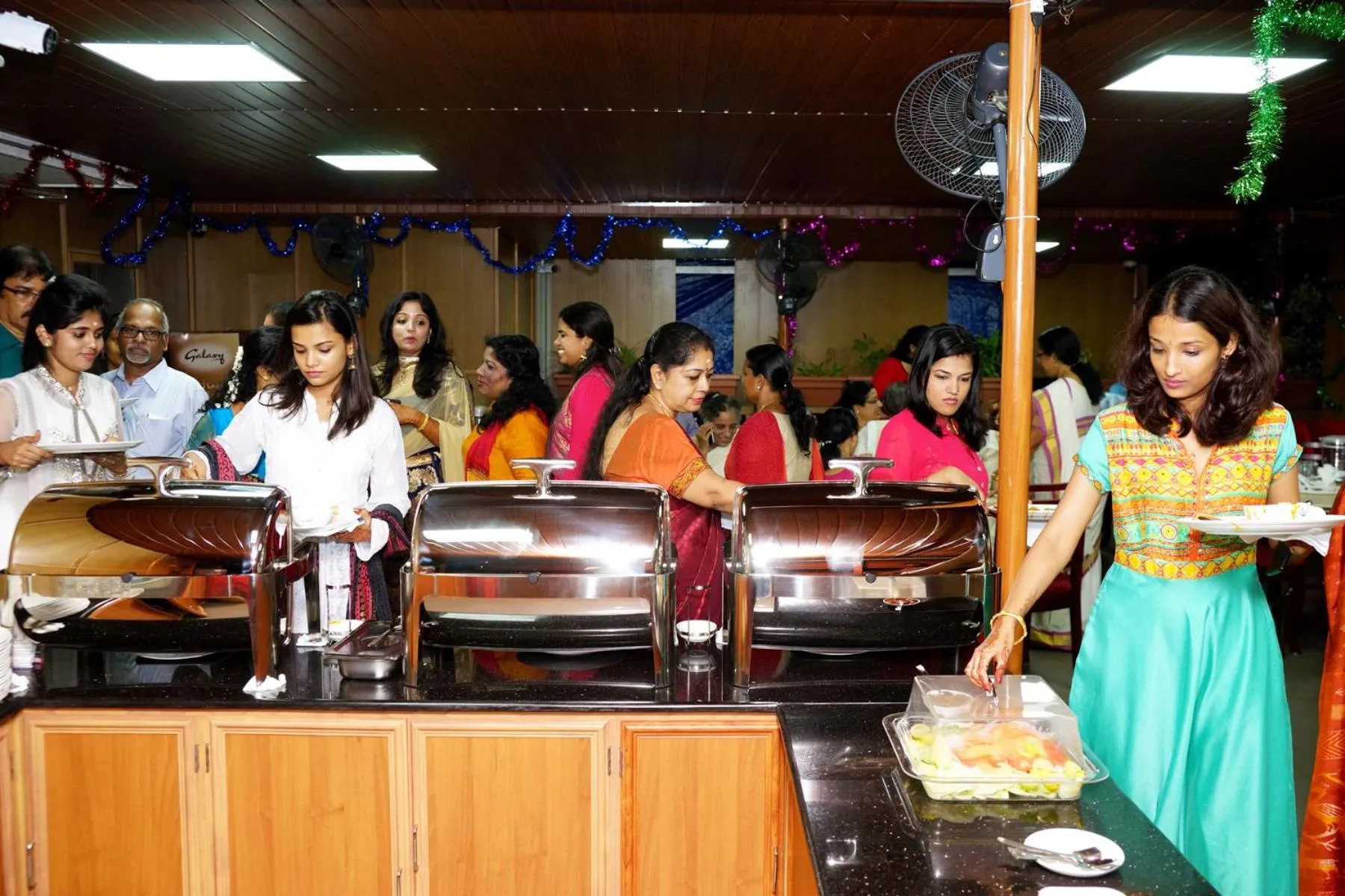 Restaurant/places to eat in Srivar Hotels