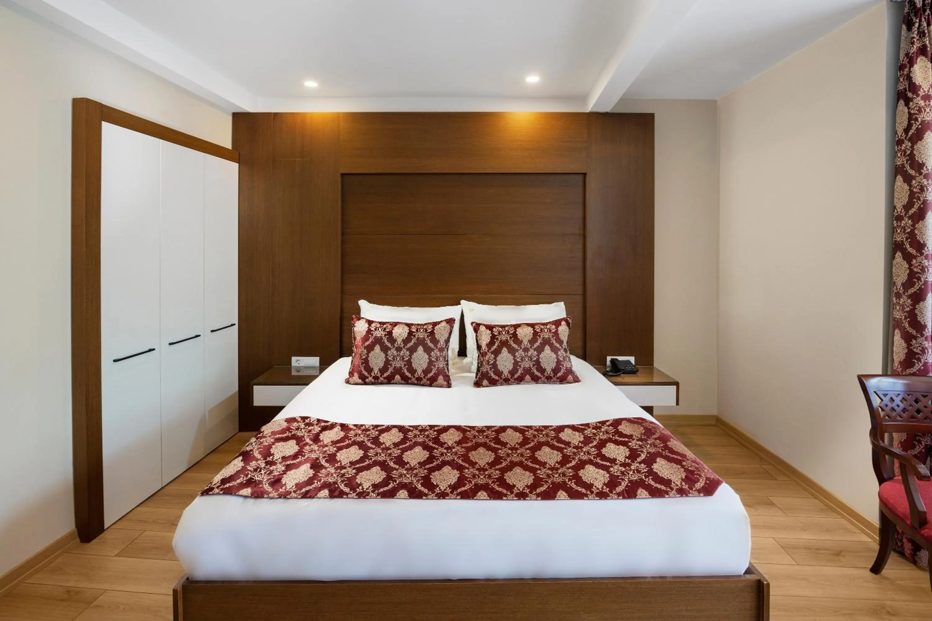 Photo of the whole room in Hotel Uyan-Special Category