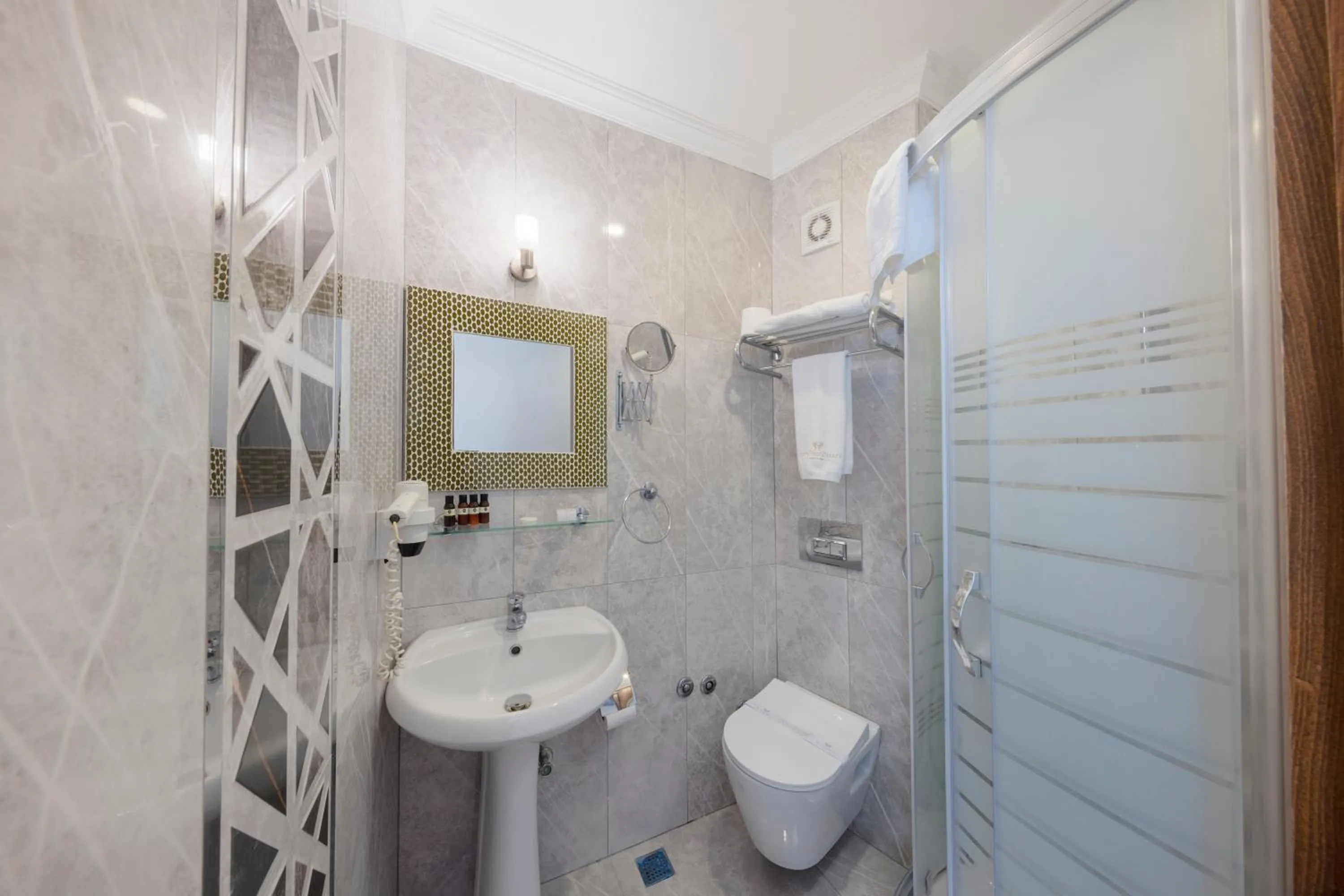 Shower in Hotel Uyan-Special Category