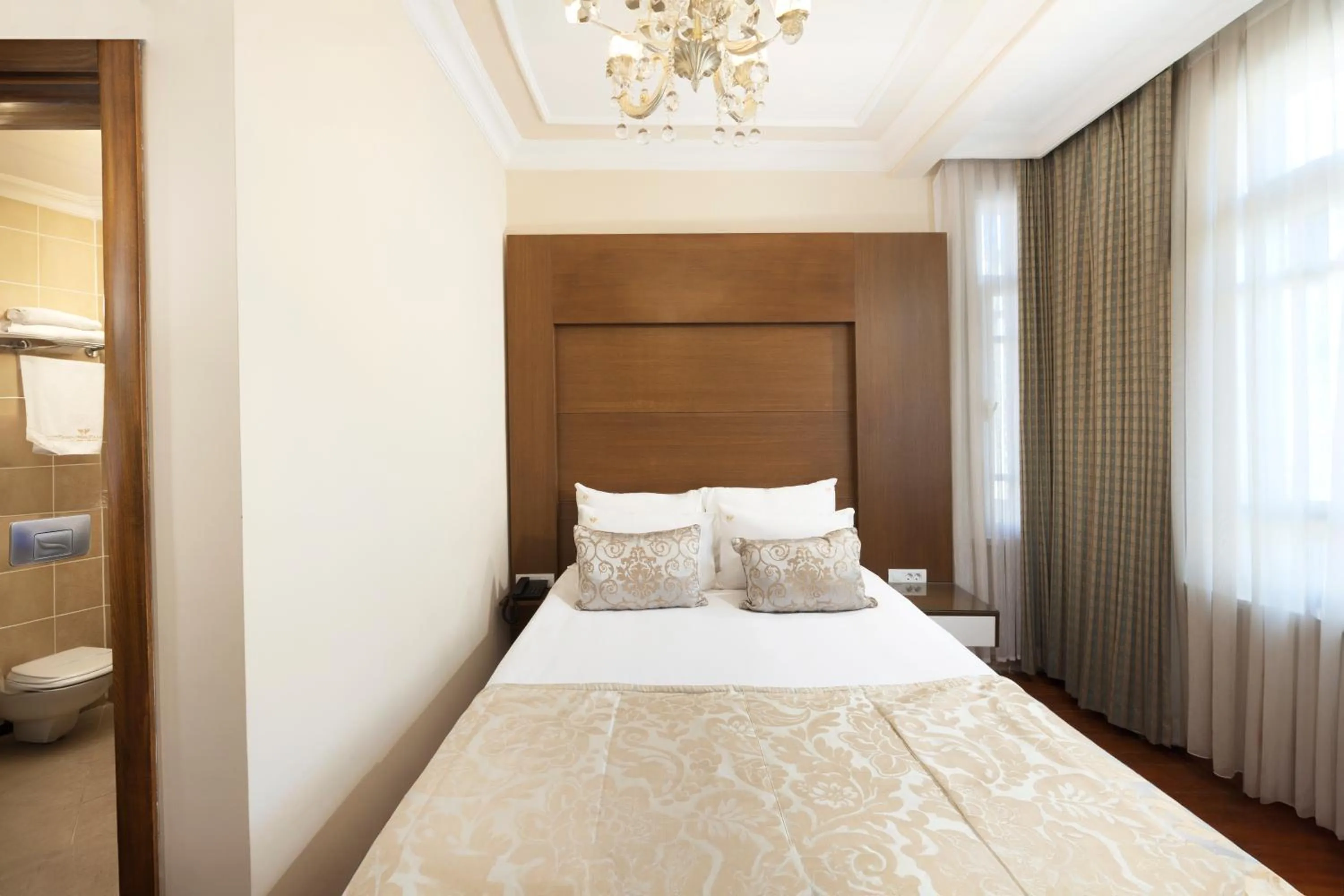 Bed in Hotel Uyan-Special Category