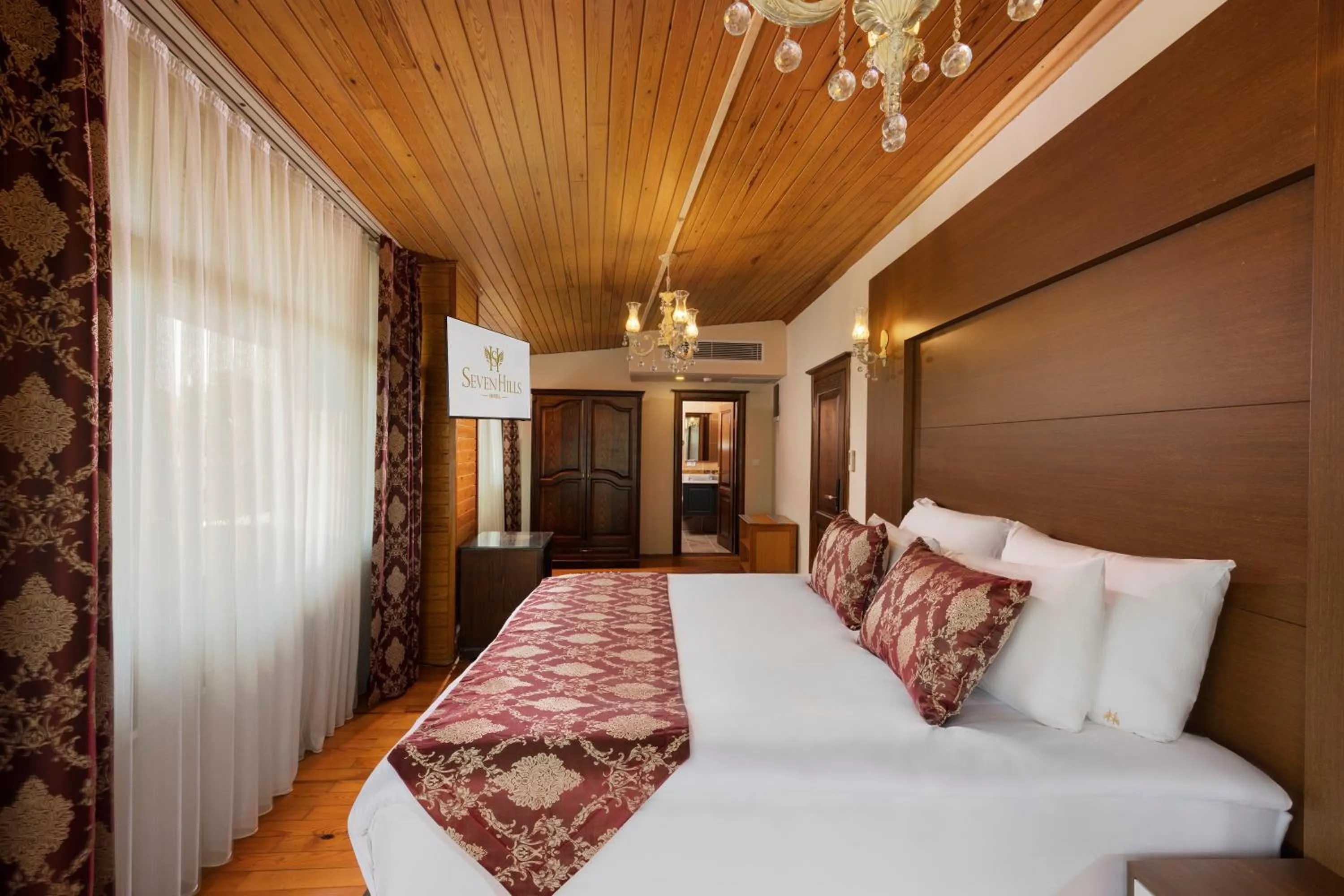 Photo of the whole room in Hotel Uyan-Special Category