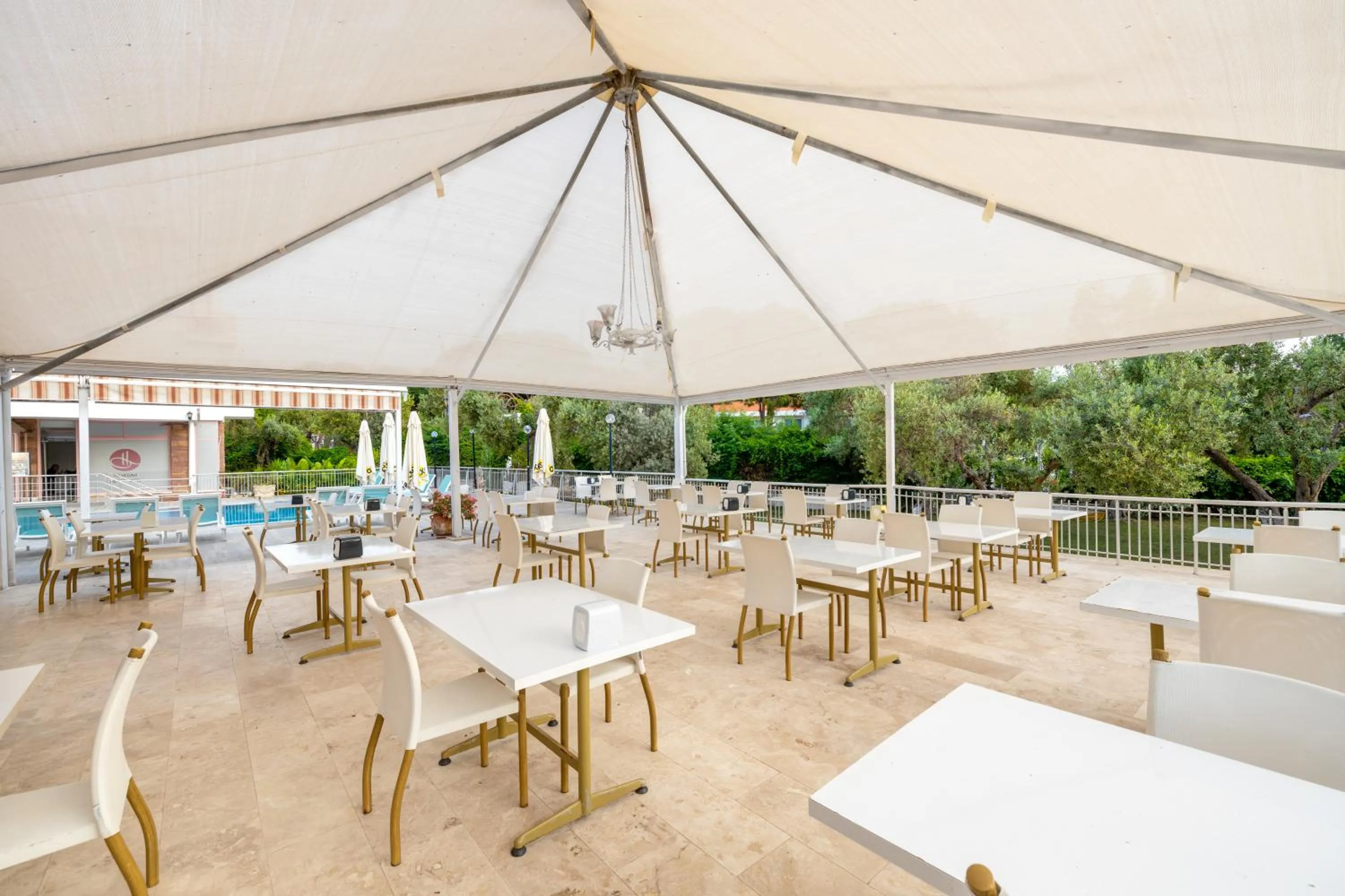 Patio in Hanedan Beach Hotel