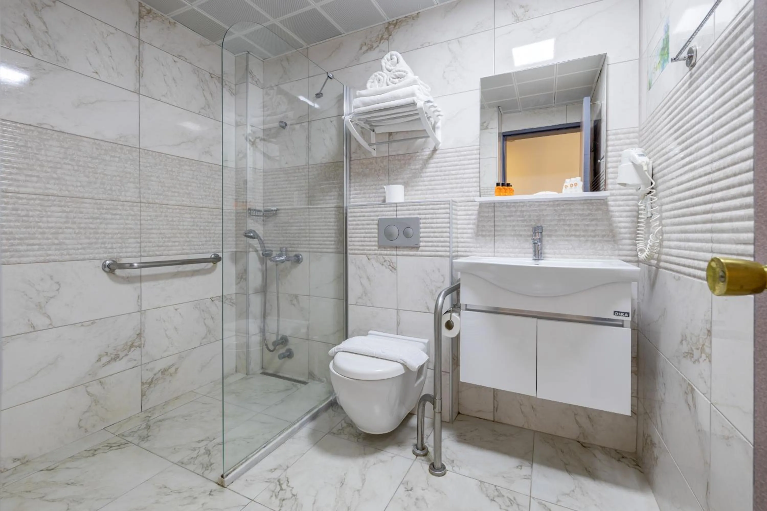 Bathroom in Hanedan Beach Hotel