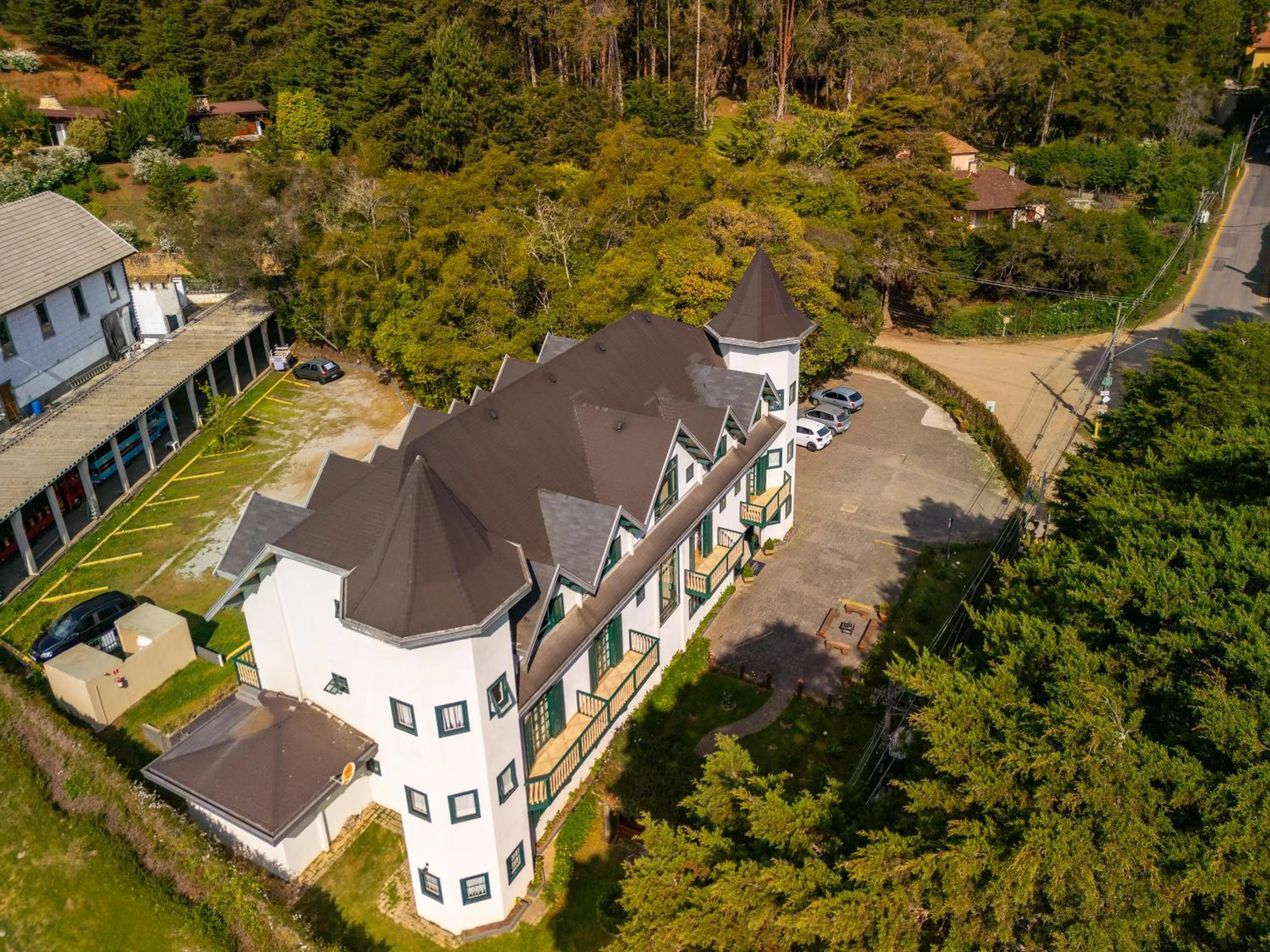 Property building in Castelo Piazzale by Concavus