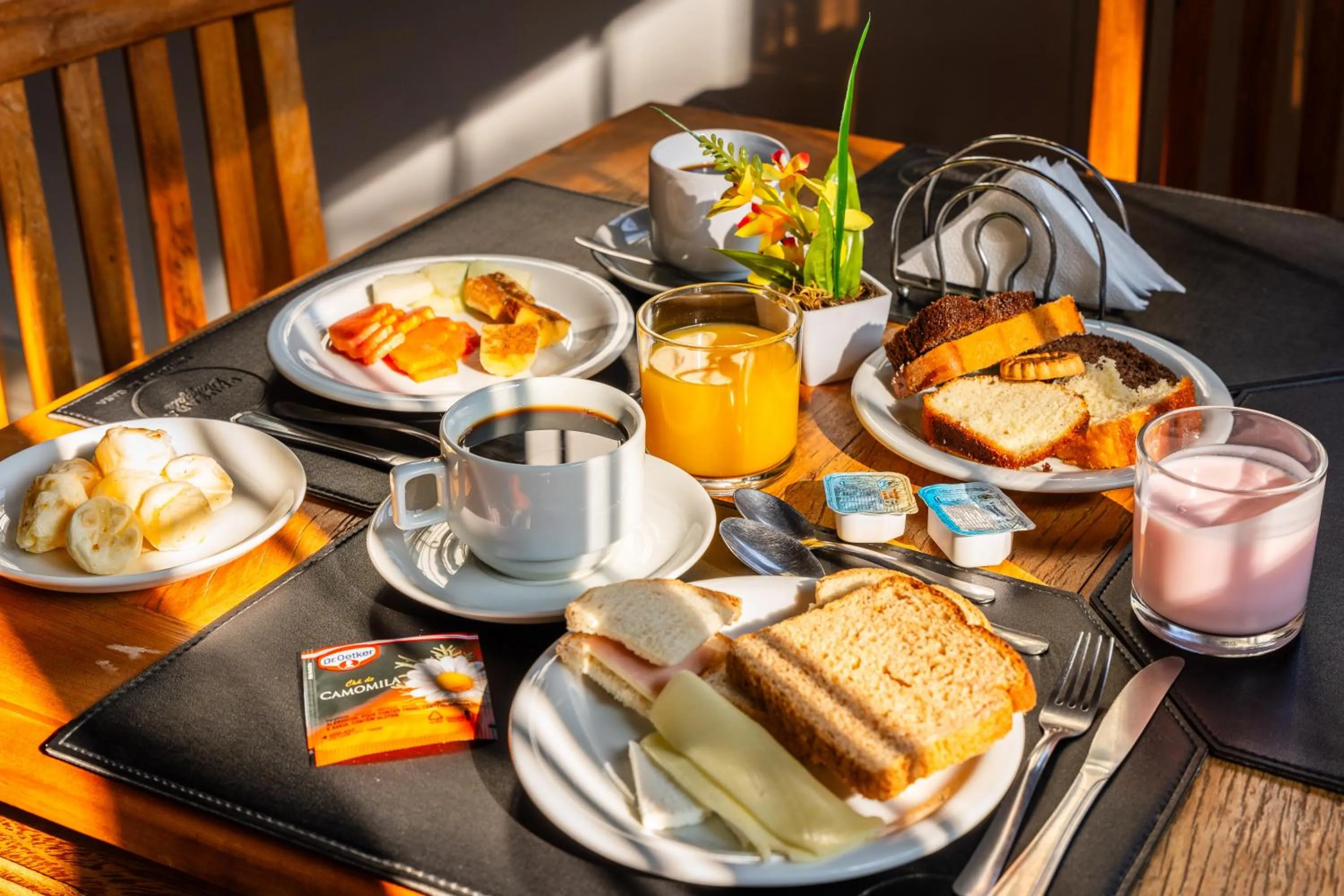 Breakfast in Castelo Piazzale by Concavus
