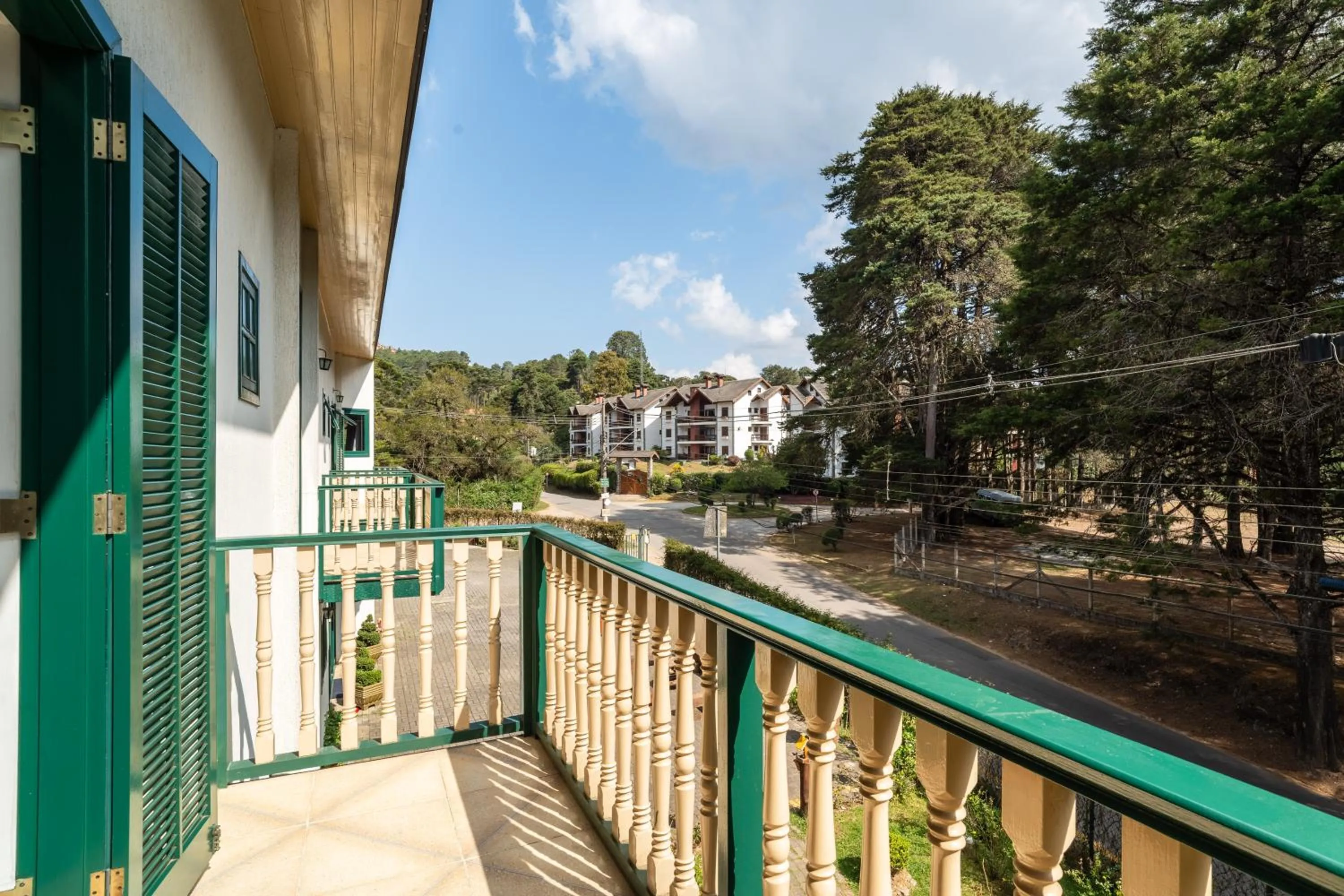 Balcony/Terrace in Castelo Piazzale by Concavus