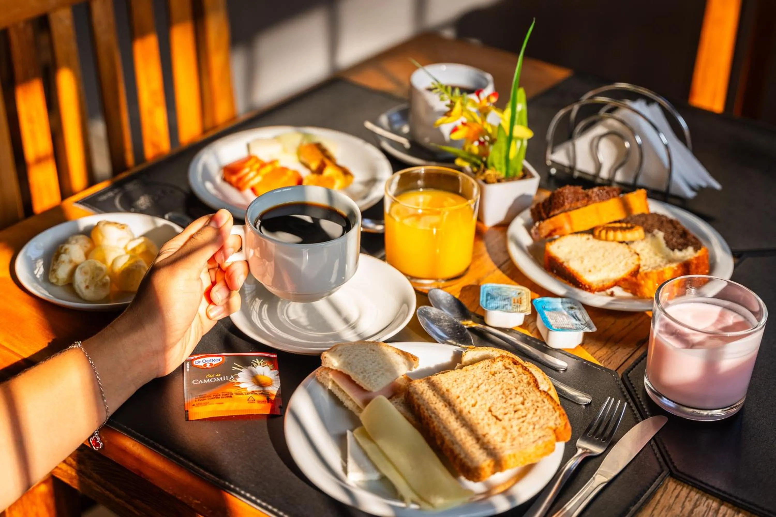 Breakfast in Castelo Piazzale by Concavus
