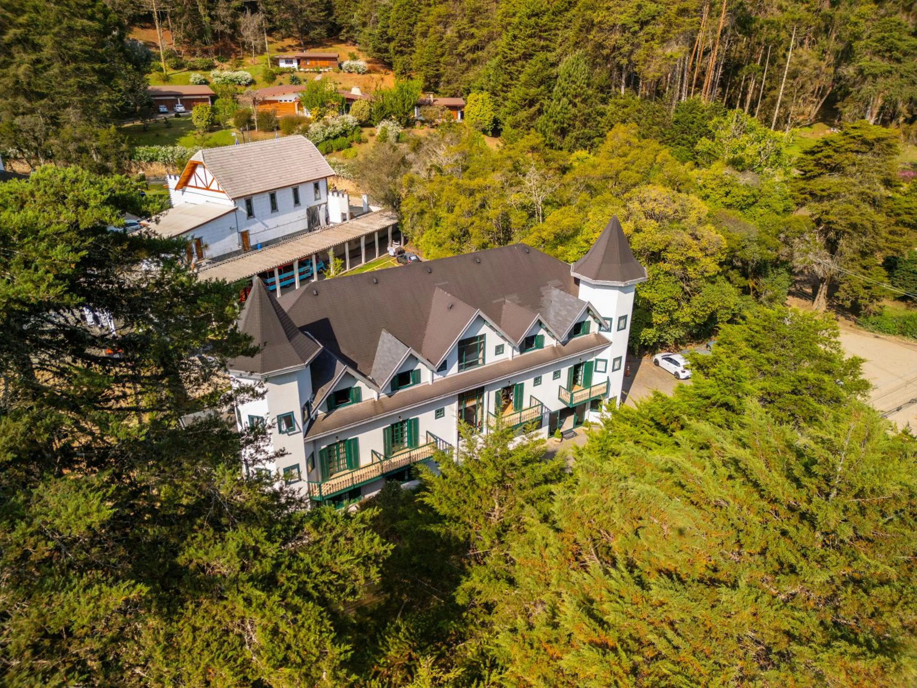 Property building in Castelo Piazzale by Concavus