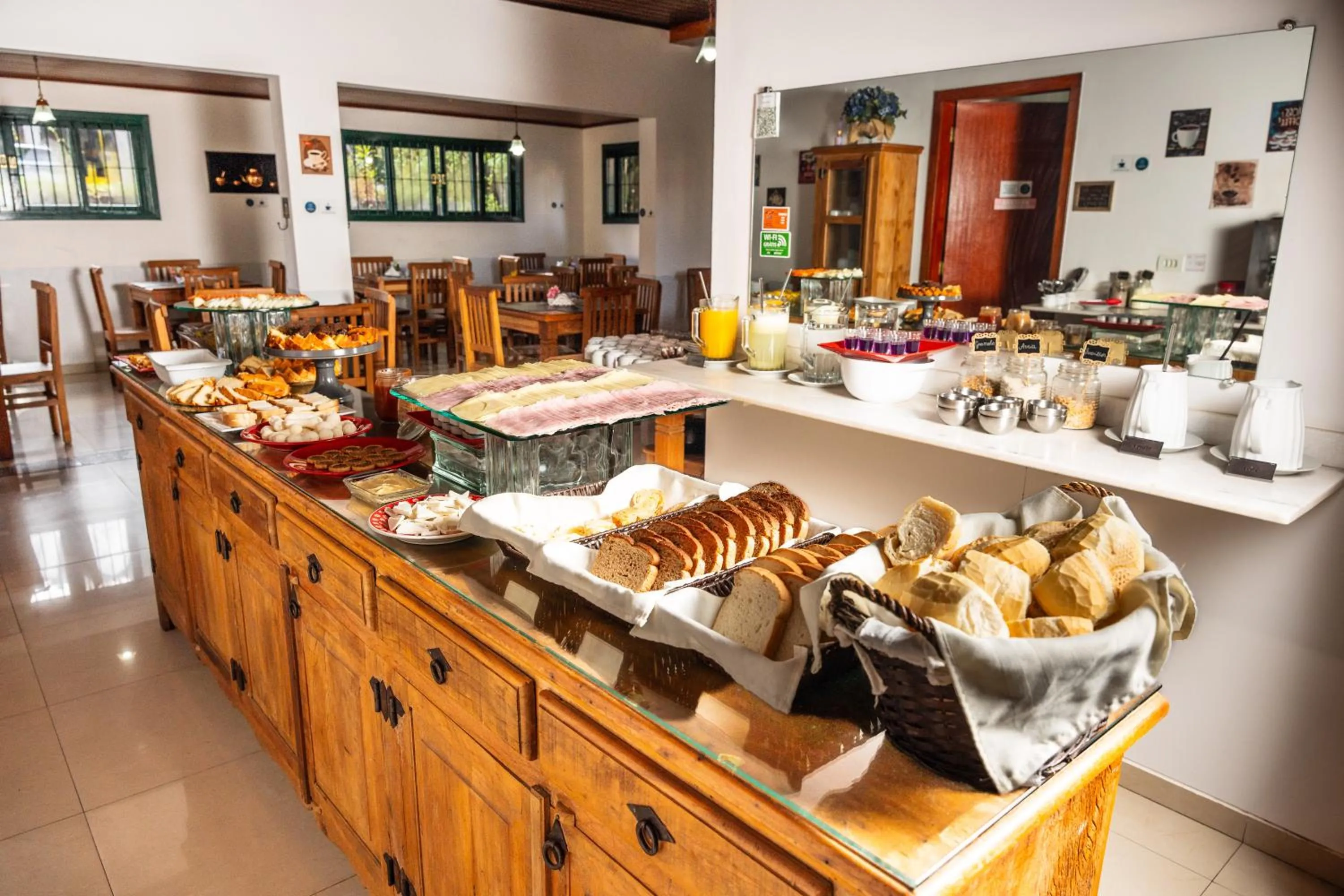 Breakfast in Castelo Piazzale by Concavus