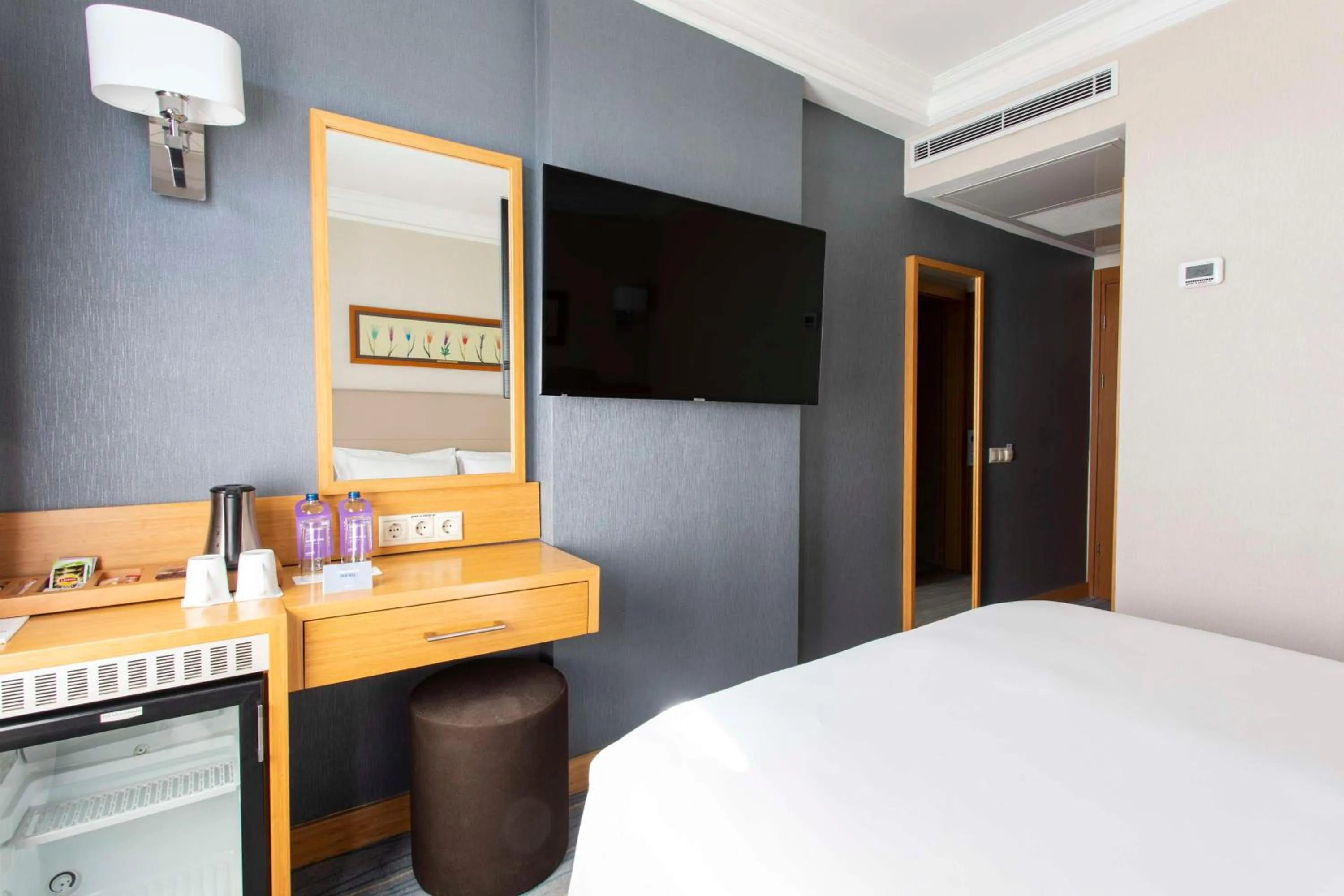 TV and multimedia, Bed in Radisson Hotel Istanbul Sultanahmet