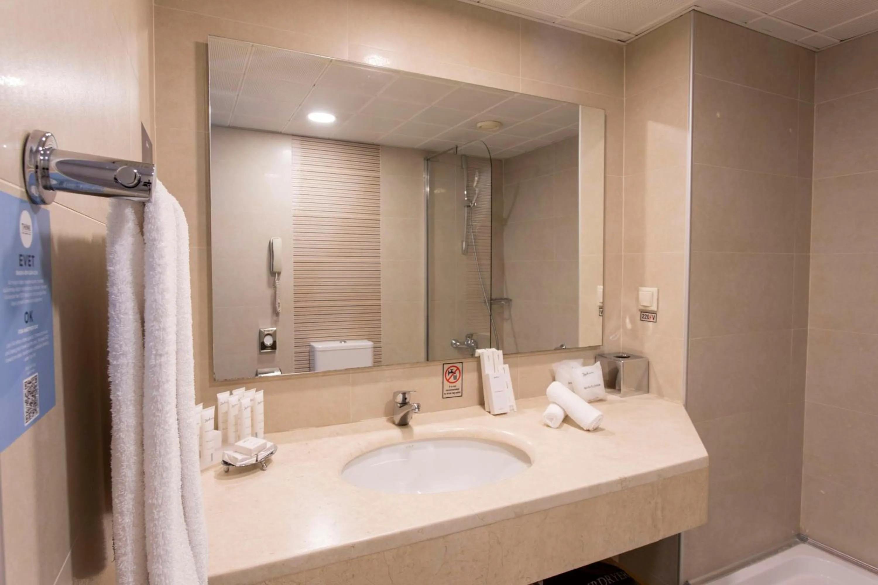 Bathroom in Radisson Hotel Istanbul Sultanahmet