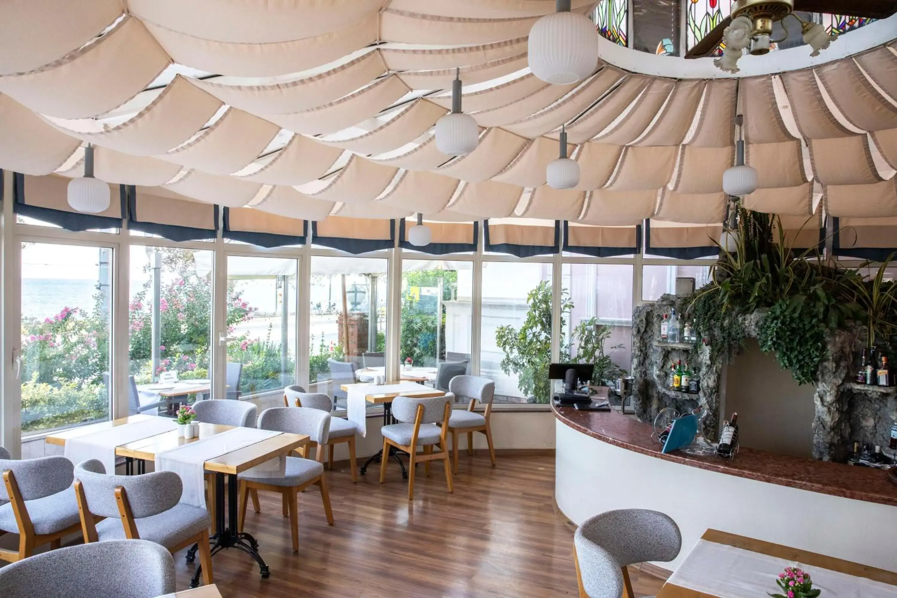 Restaurant/places to eat in Radisson Hotel Istanbul Sultanahmet Restaurant/places to eat in Radisson Hotel Istanbul Sultanahmet